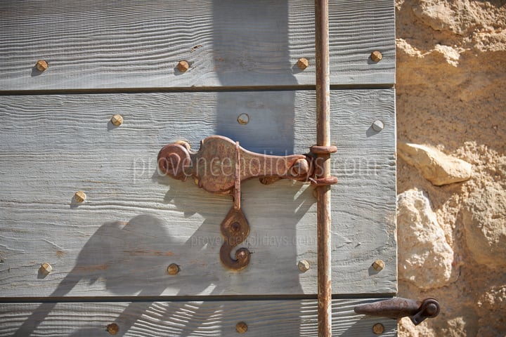28 - Domaine de Luberon: Villa: Exterior