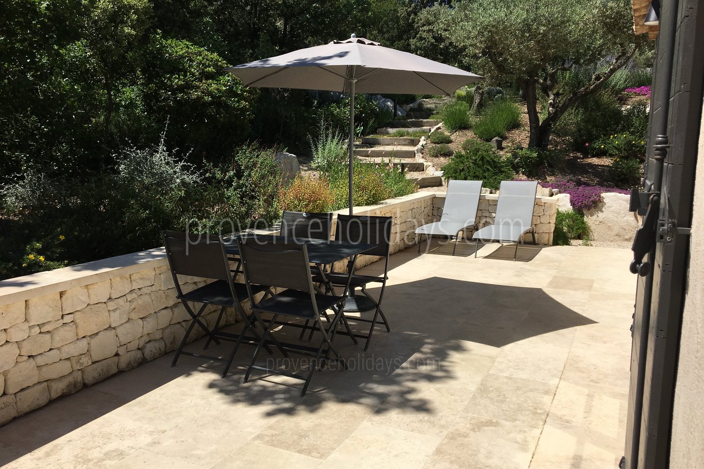 15 - Le Mas Provençal: Villa: Exterior
