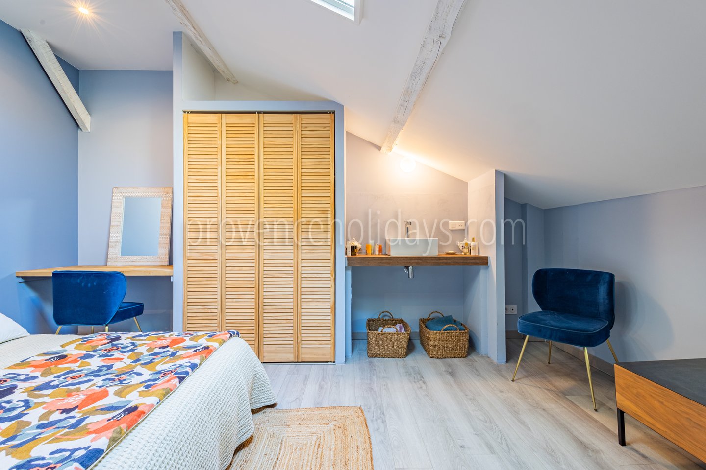 51 - L\'Atelier Provençal: Villa: Bedroom