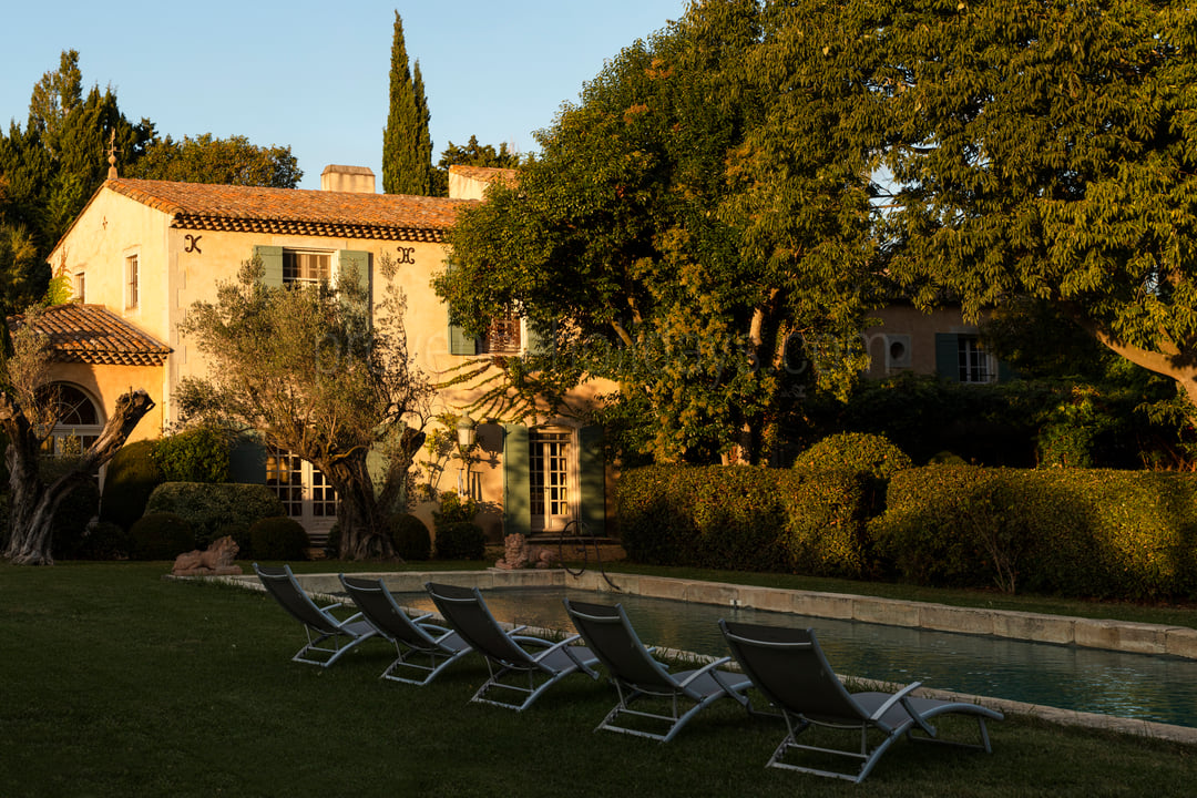 37 - Domaine de Mouriès: Villa: Exterior