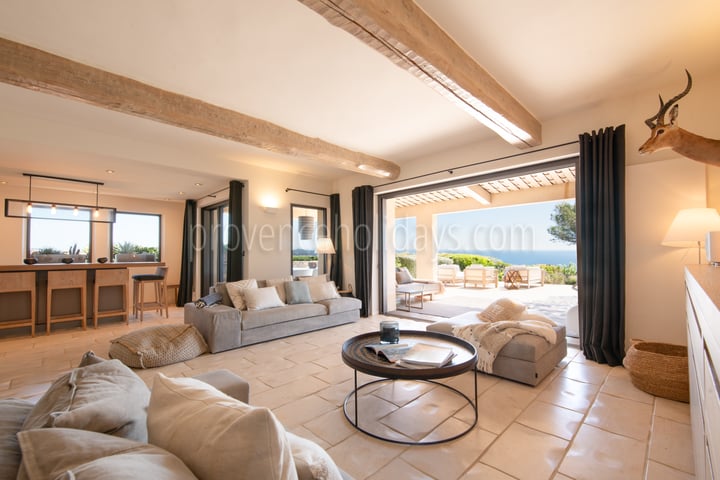5 - Villa Infinite: Villa: Interior