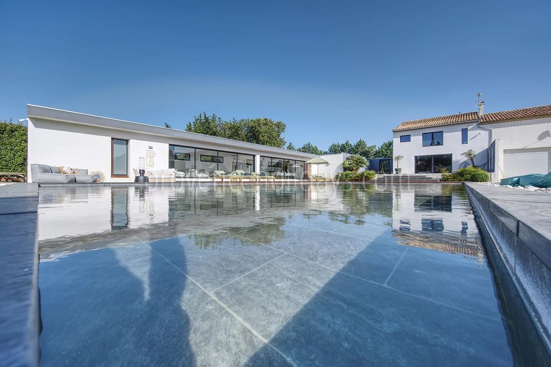 14 - House with pool house in Eyguières: Villa: Pool