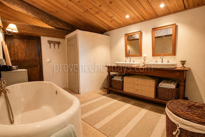 30 - Mas de l\'Orchidée: Villa: Bathroom