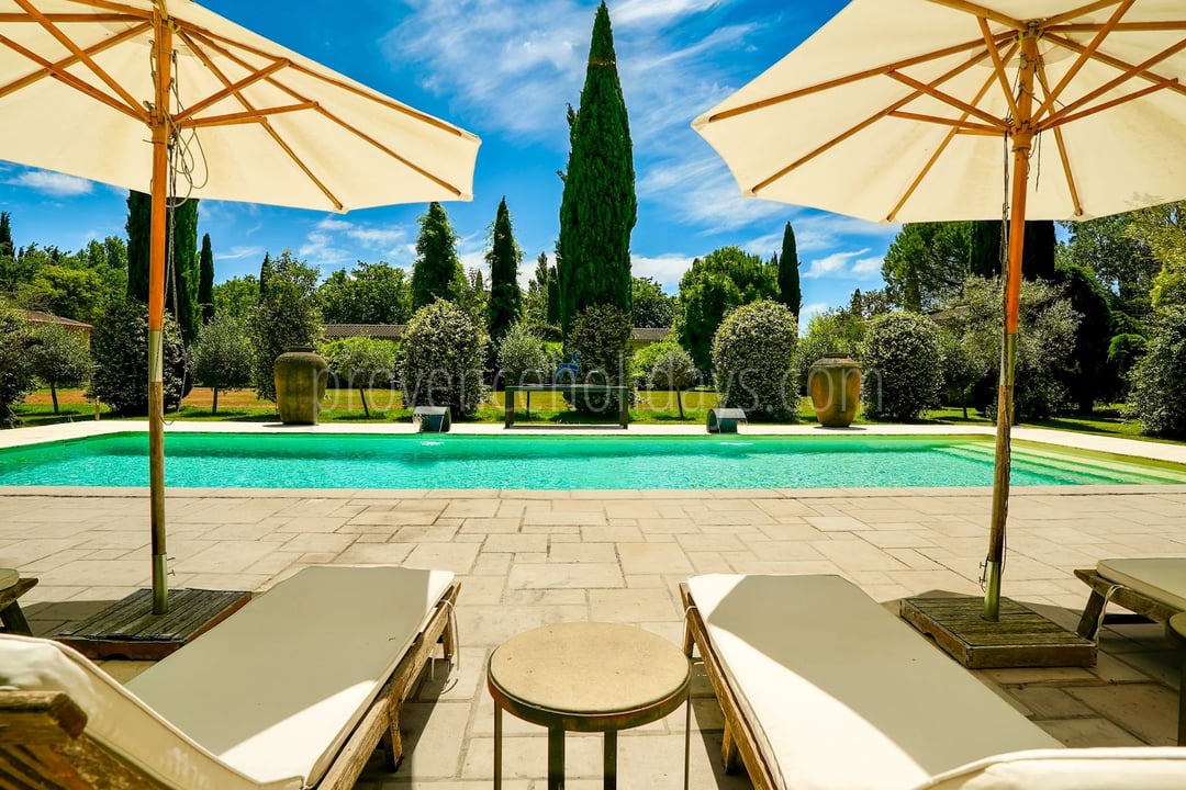 10 - Stone estate in Eygalières: Villa: Pool