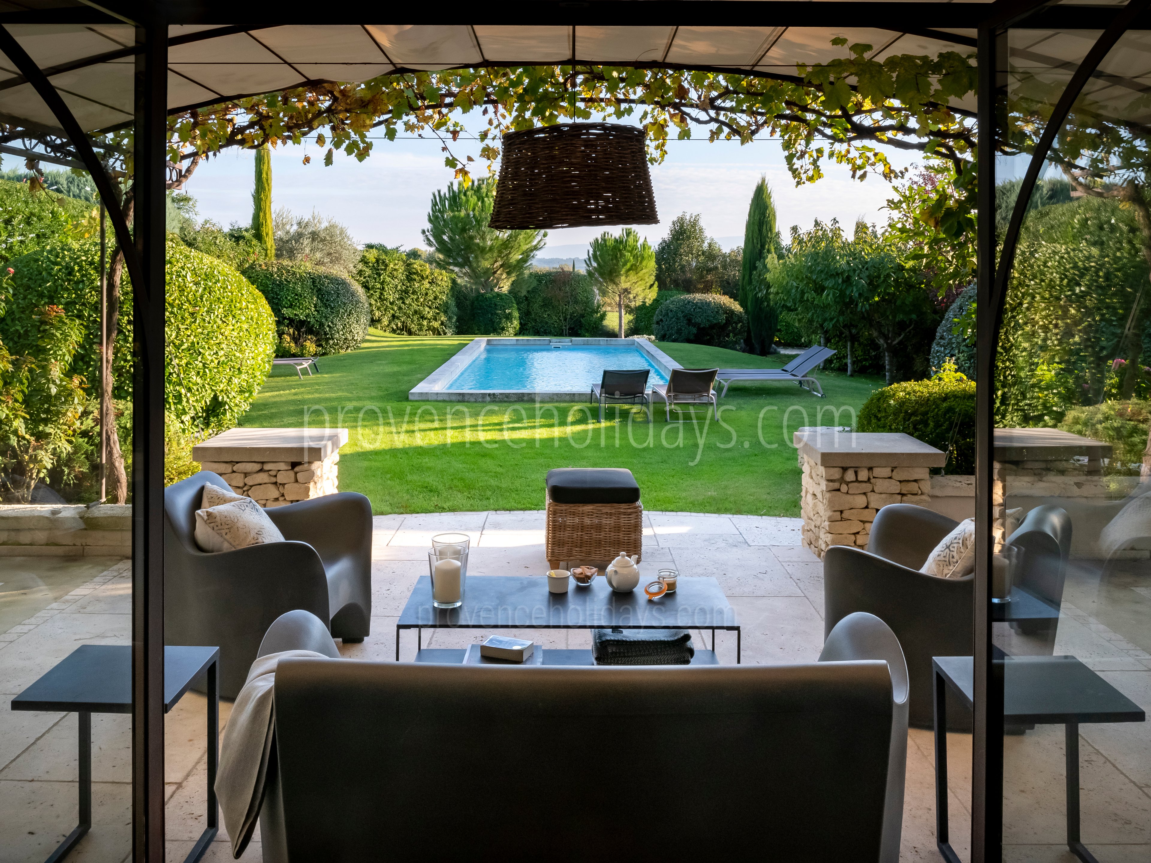7 - Domaine de Joucas: Villa: Exterior