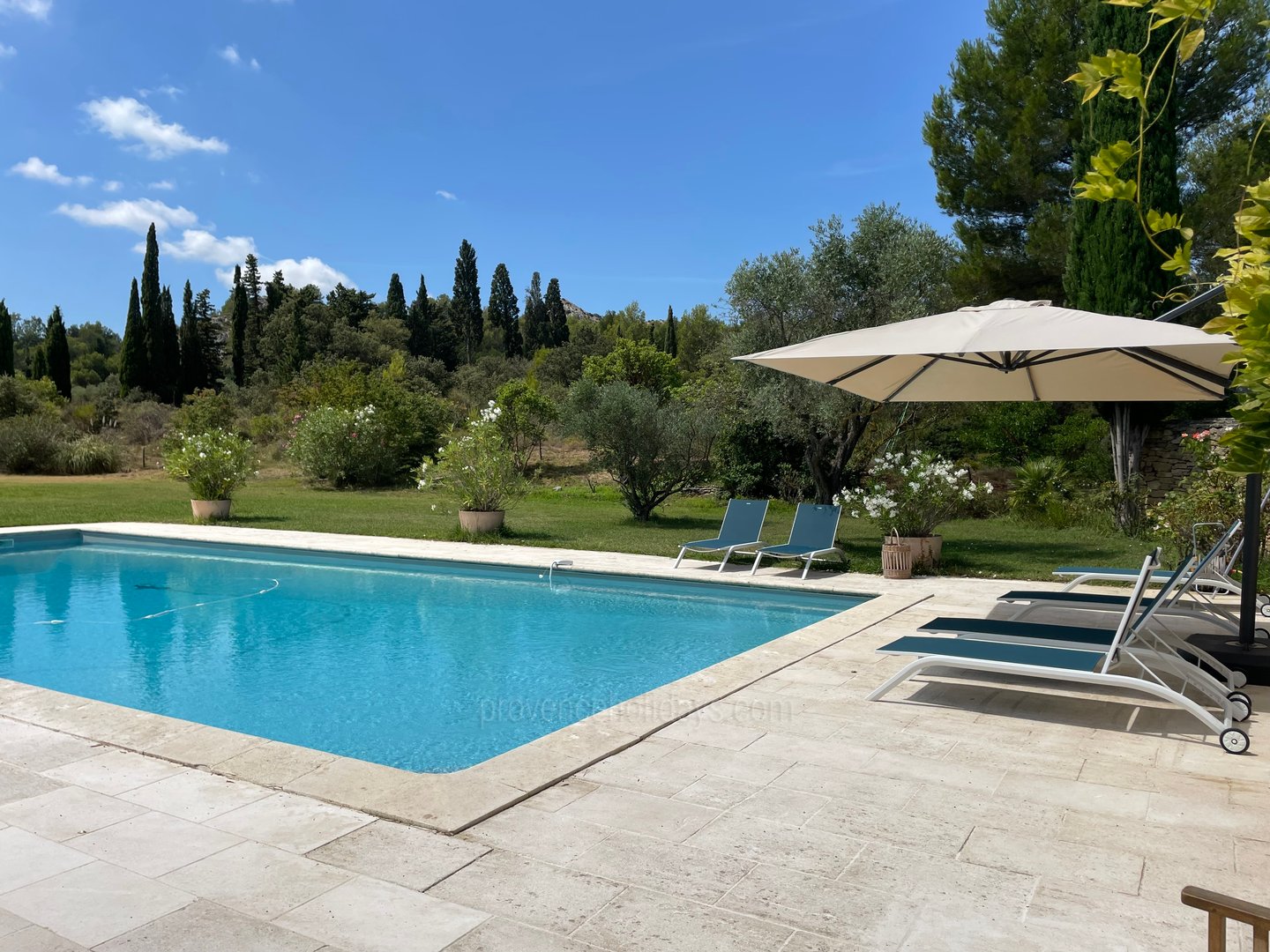 7 - Mas des Trois Cyprès: Villa: Pool