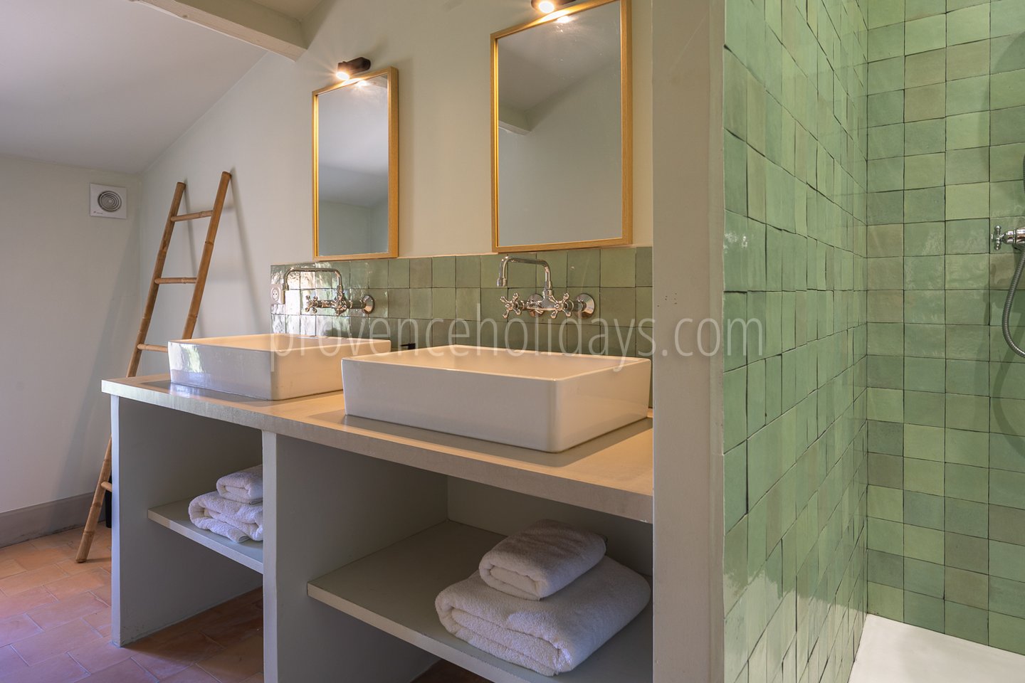 13 - Mas du Lierre: Villa: Bathroom