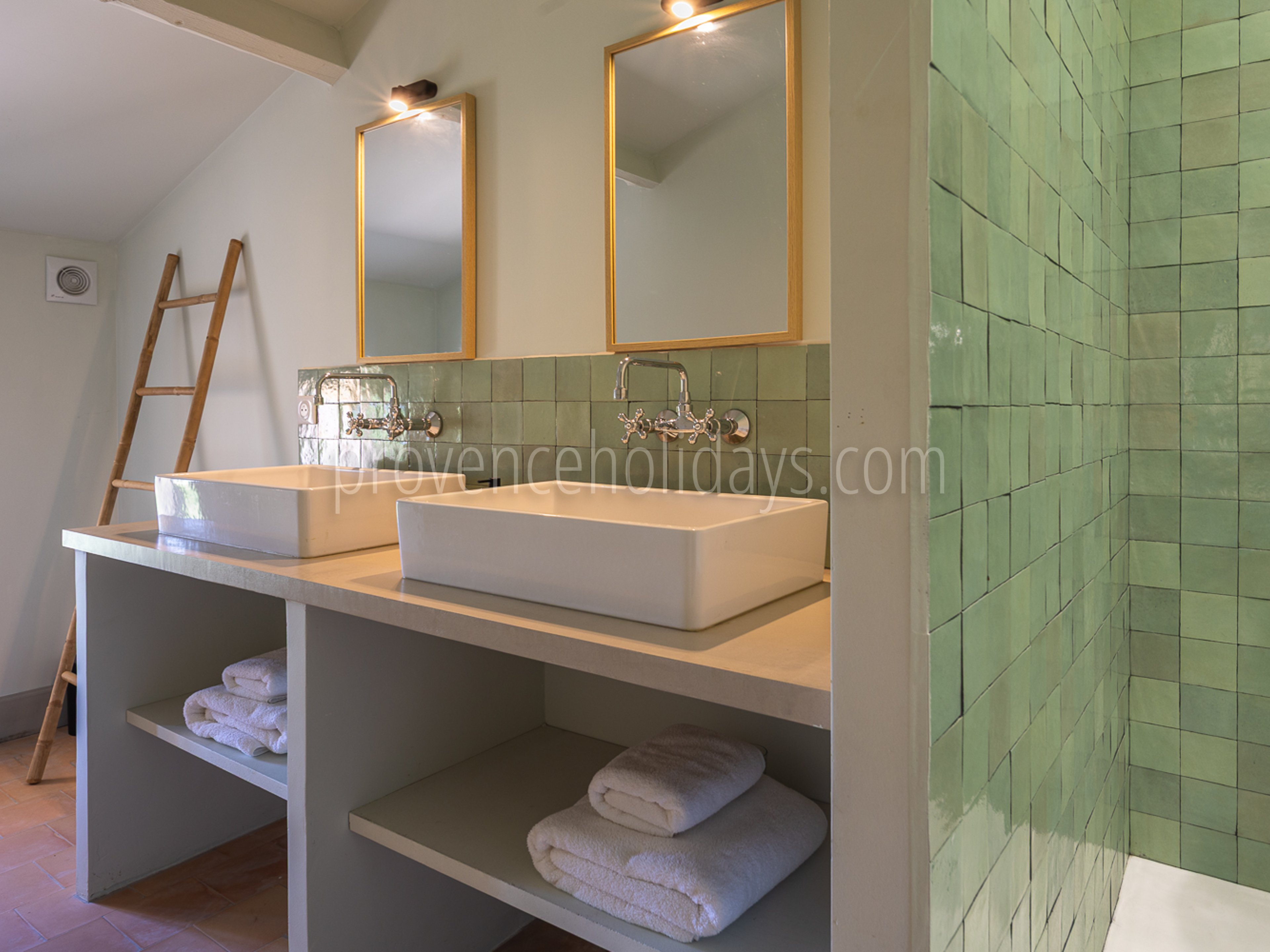 13 - Mas du Lierre: Villa: Bathroom