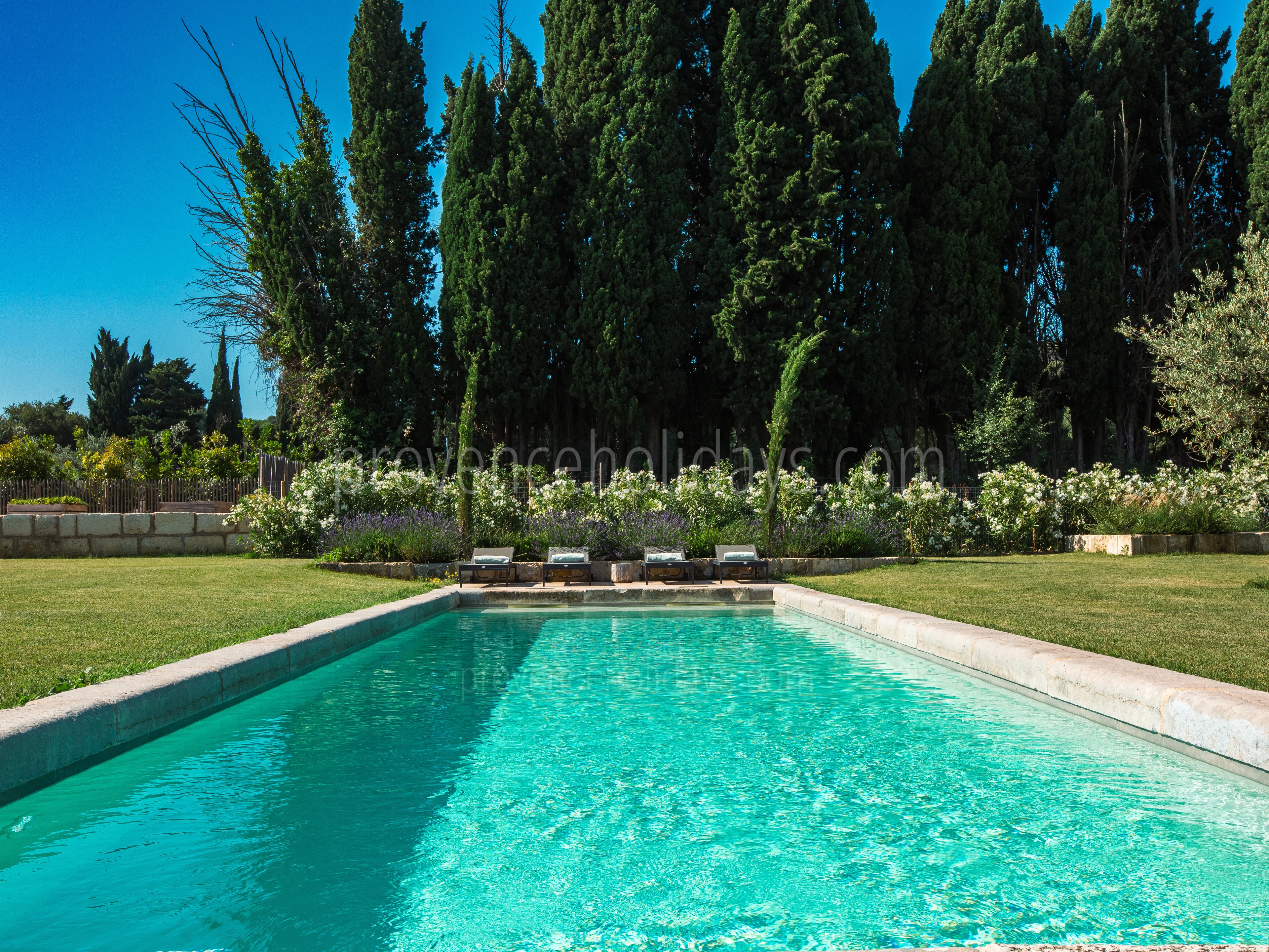 15 - Mas des Lumières: Villa: Pool