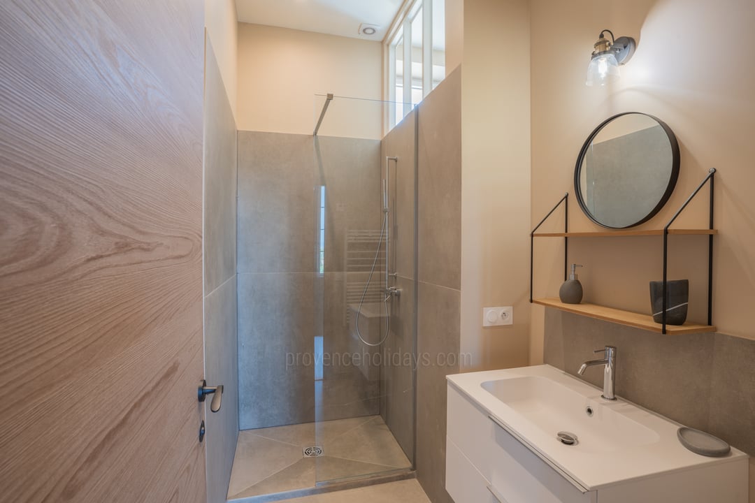 27 - Bastidon: Villa: Bathroom
