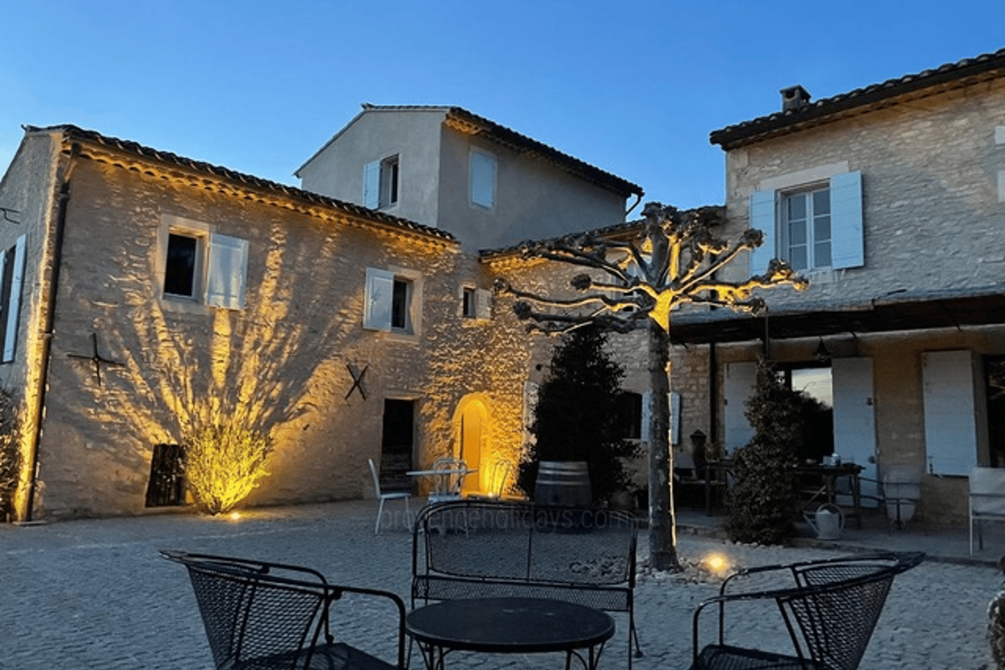 12 - Provence retrouvée: Villa: Exterior