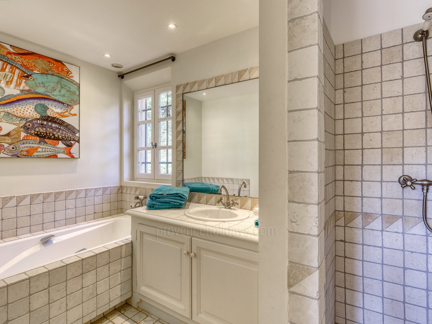 25 - Manoir de Seraphine: Villa: Bathroom