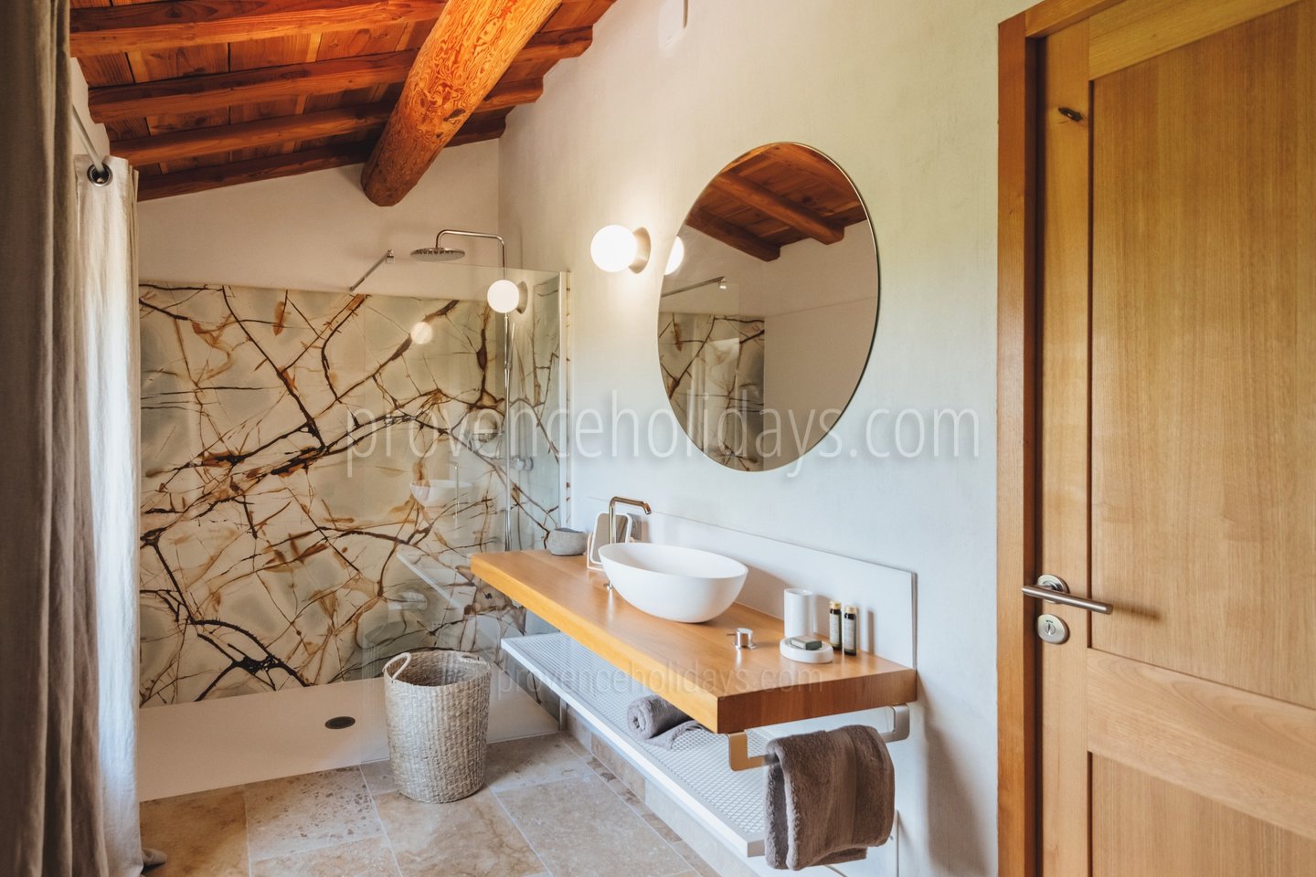 44 - Mas de Pierre: Villa: Bathroom