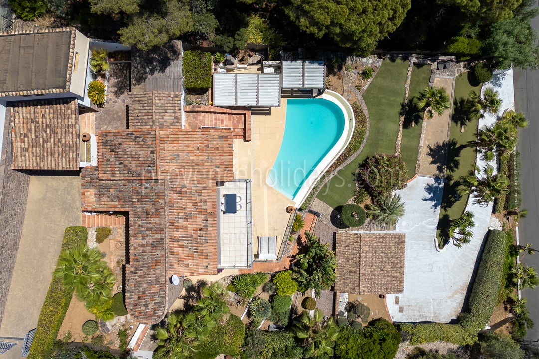 Exceptional seafront villa with infinity pool 6 - Villa Issa: Villa: Pool