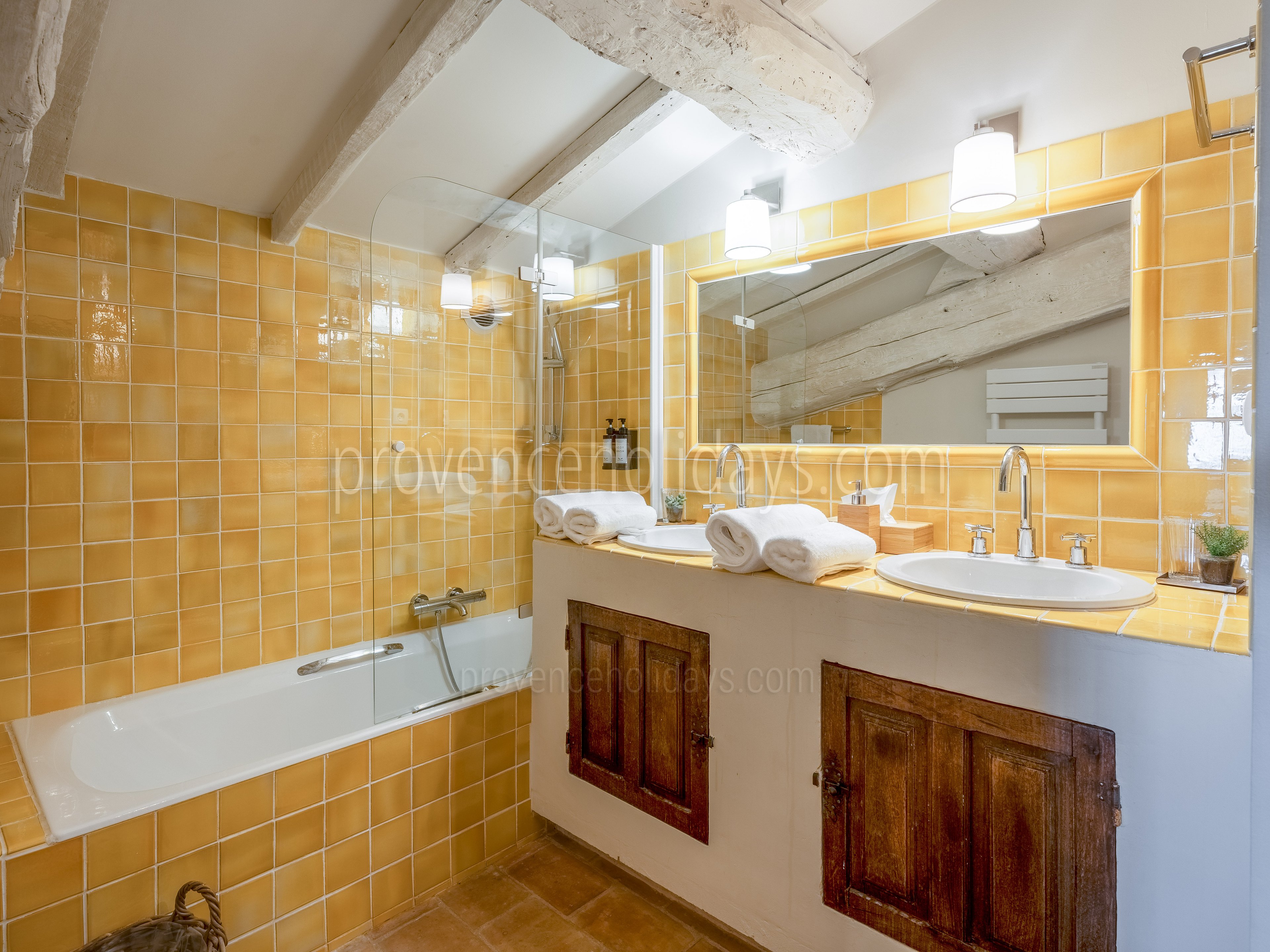 42 - Le Mas de Goult (24): Villa: Bathroom