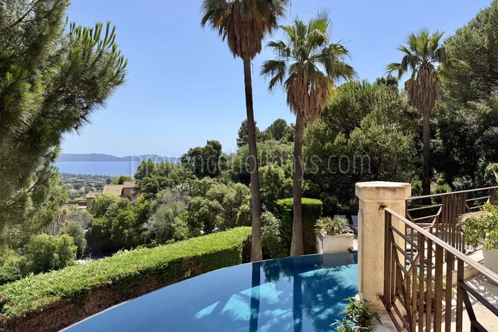 4 - Villa mit Kamin in Cavalaire-sur-Mer: Villa: Pool