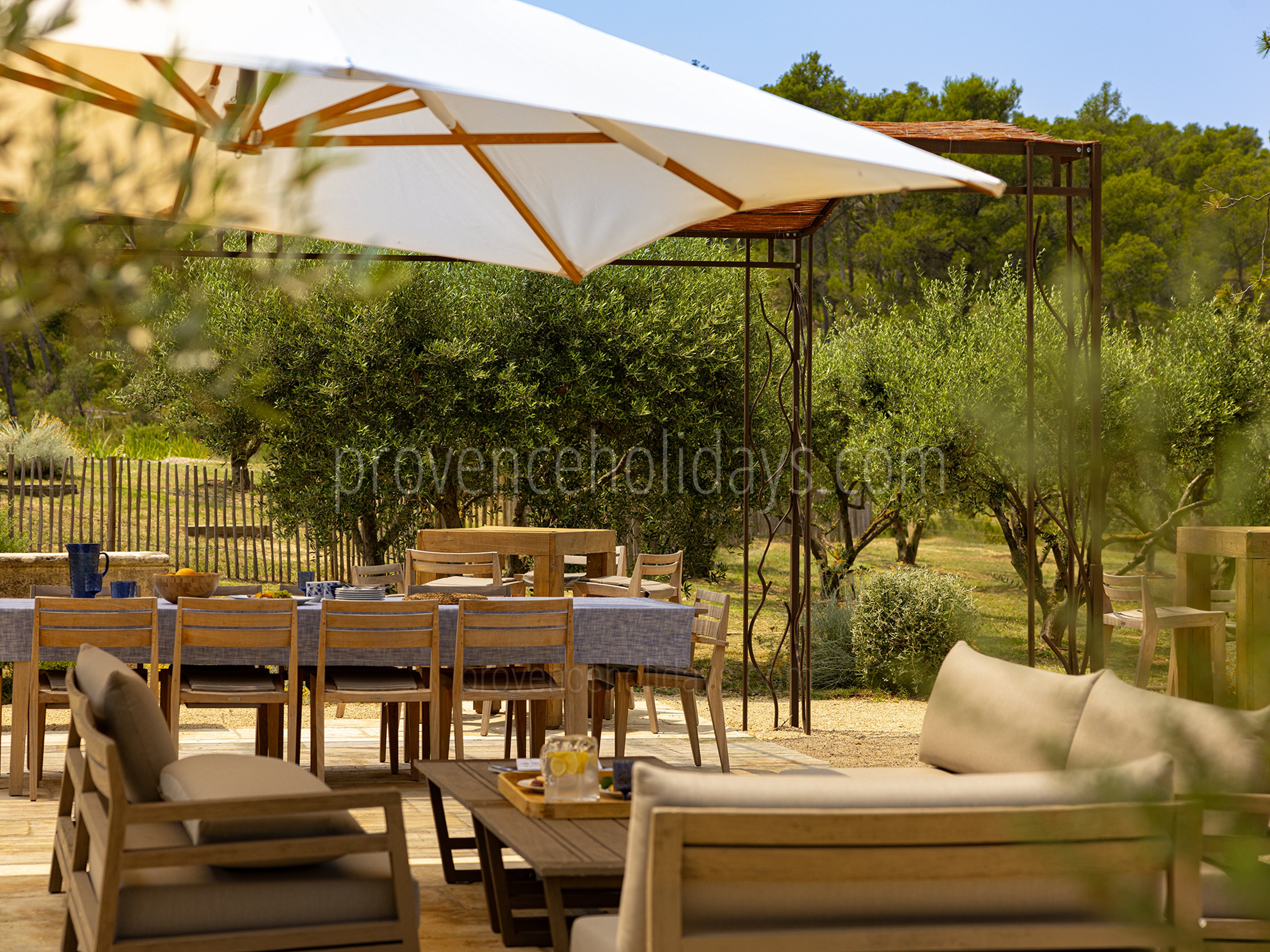 25 - Le Mas Secret: Villa: Exterior
