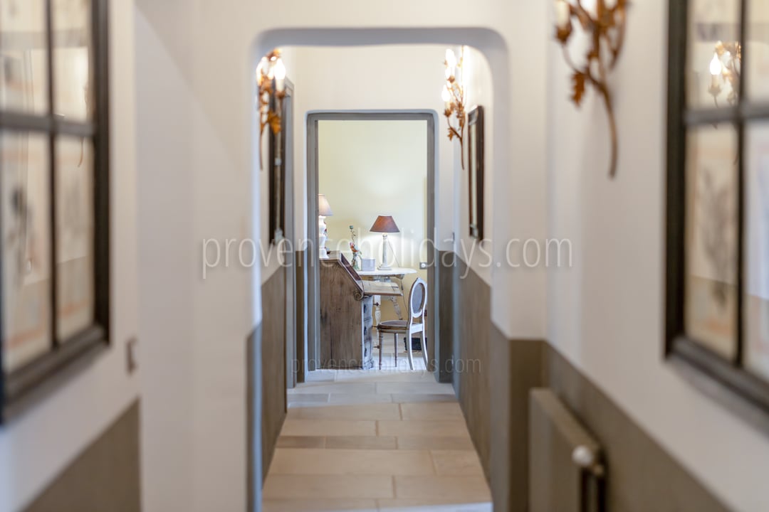61 - La Bastide Incarnat: Villa: Interior