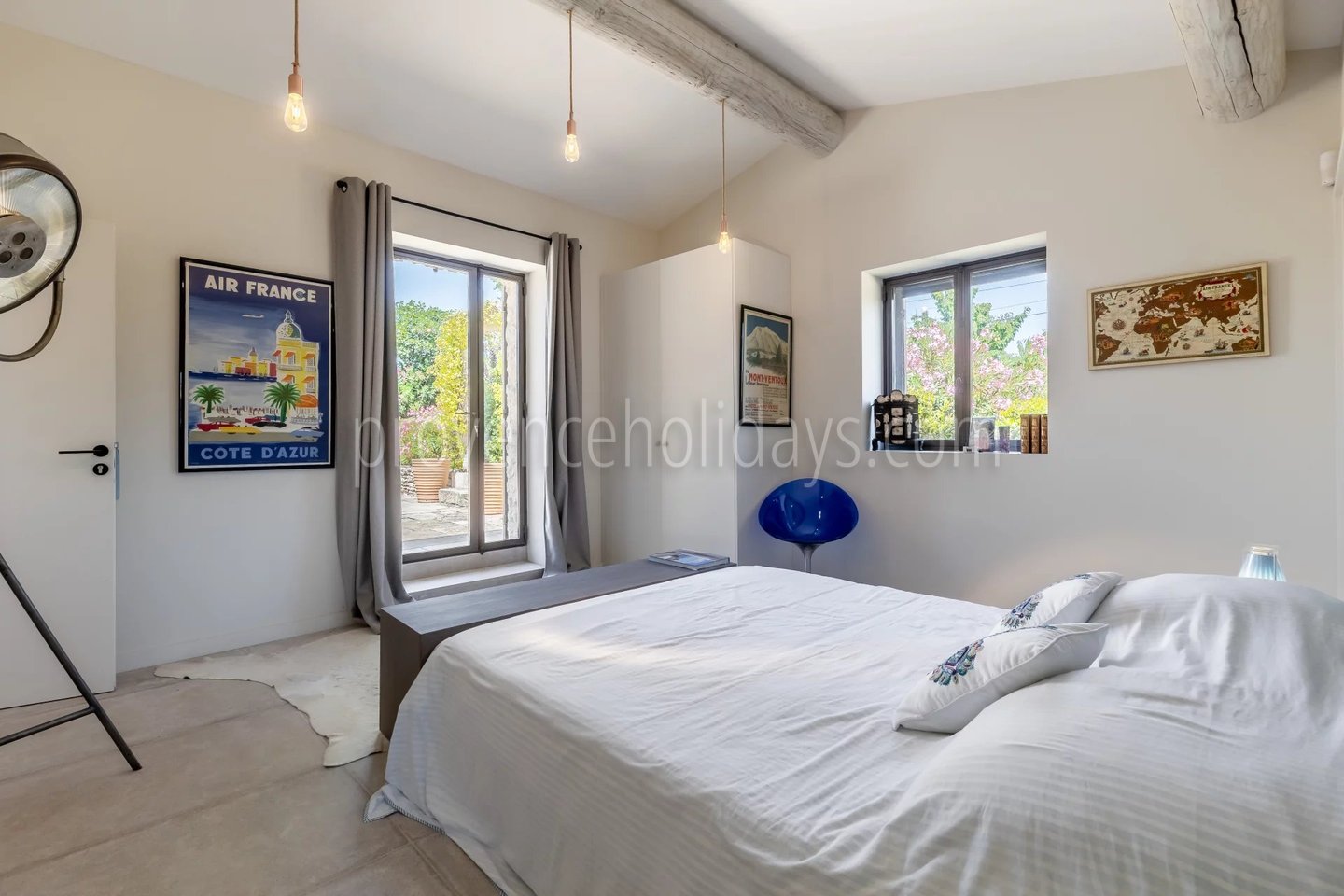 38 - Mas 1850 in Gordes: Villa: Bedroom