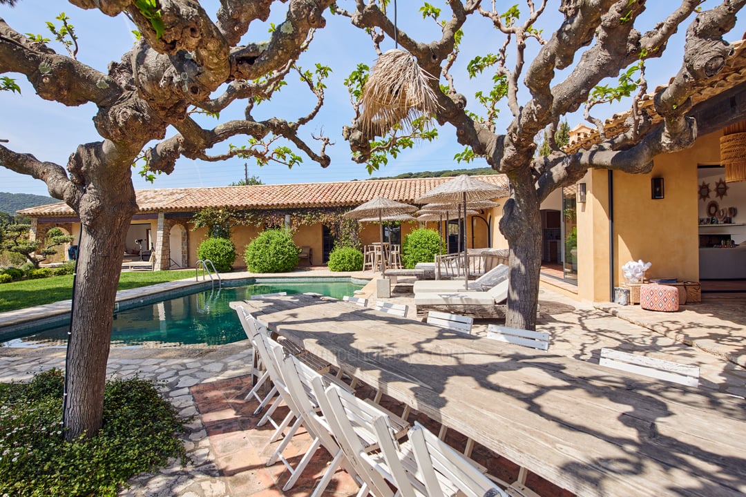 30 - Coteaux Serene: Villa: Exterior