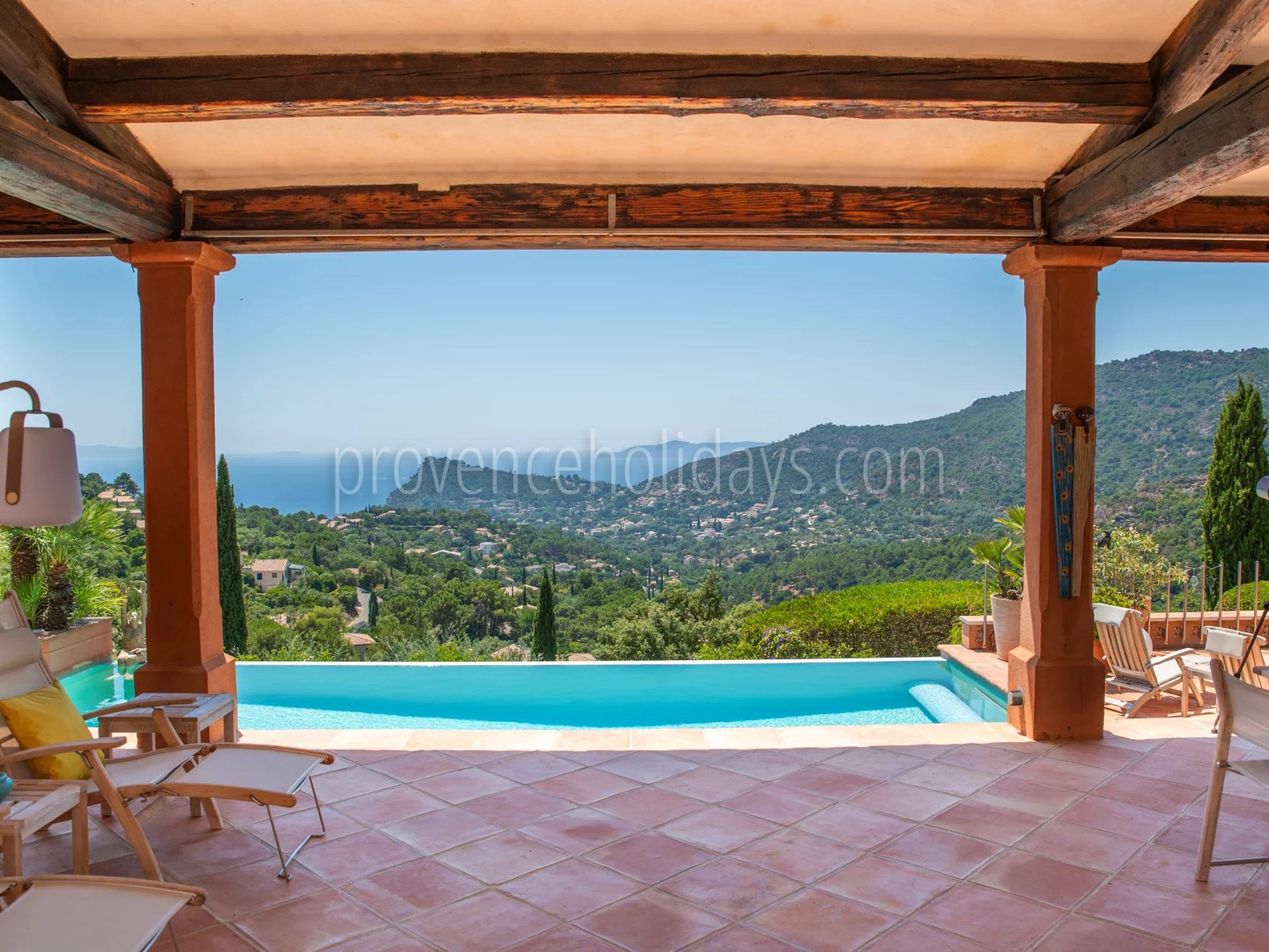 17 - Zeitgenössische Villa in Rayol-Canadel-sur-Mer: Villa: Pool