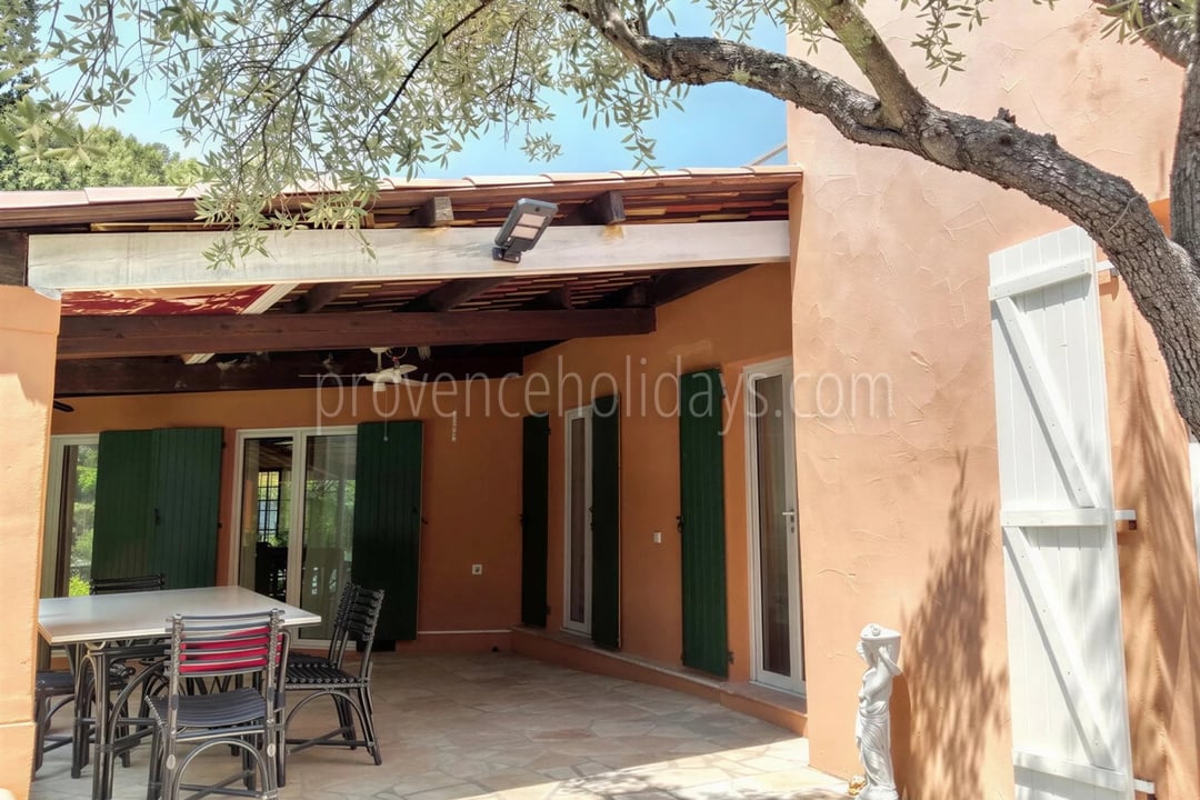 16 - Villa with pool in Draguignan: Villa: Exterior