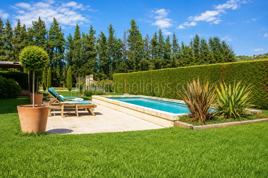 4 - Bauernhaus mit Blick auf den Luberon: Villa: Pool