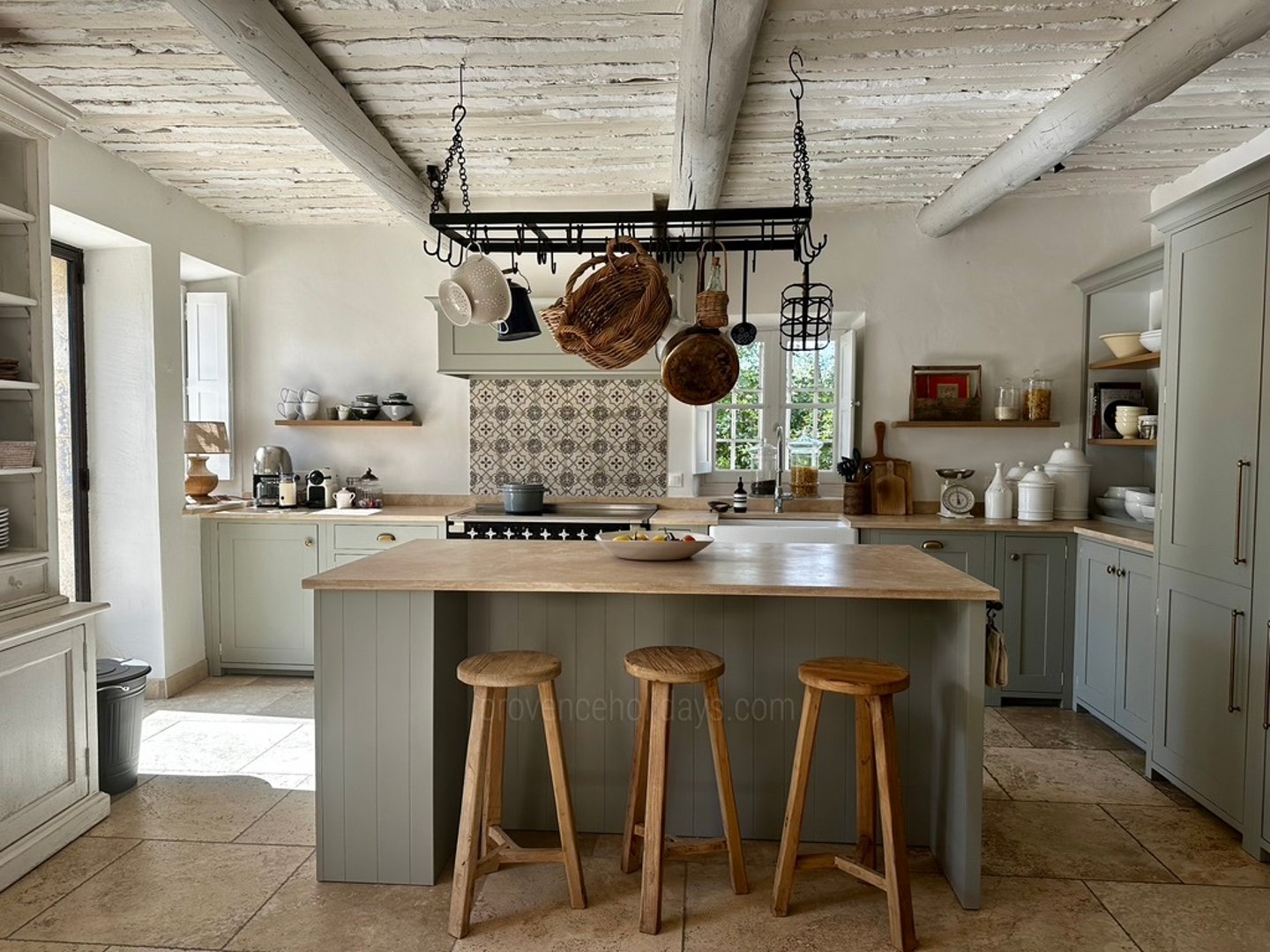 4 - Mas Sérénité: Villa: Interior