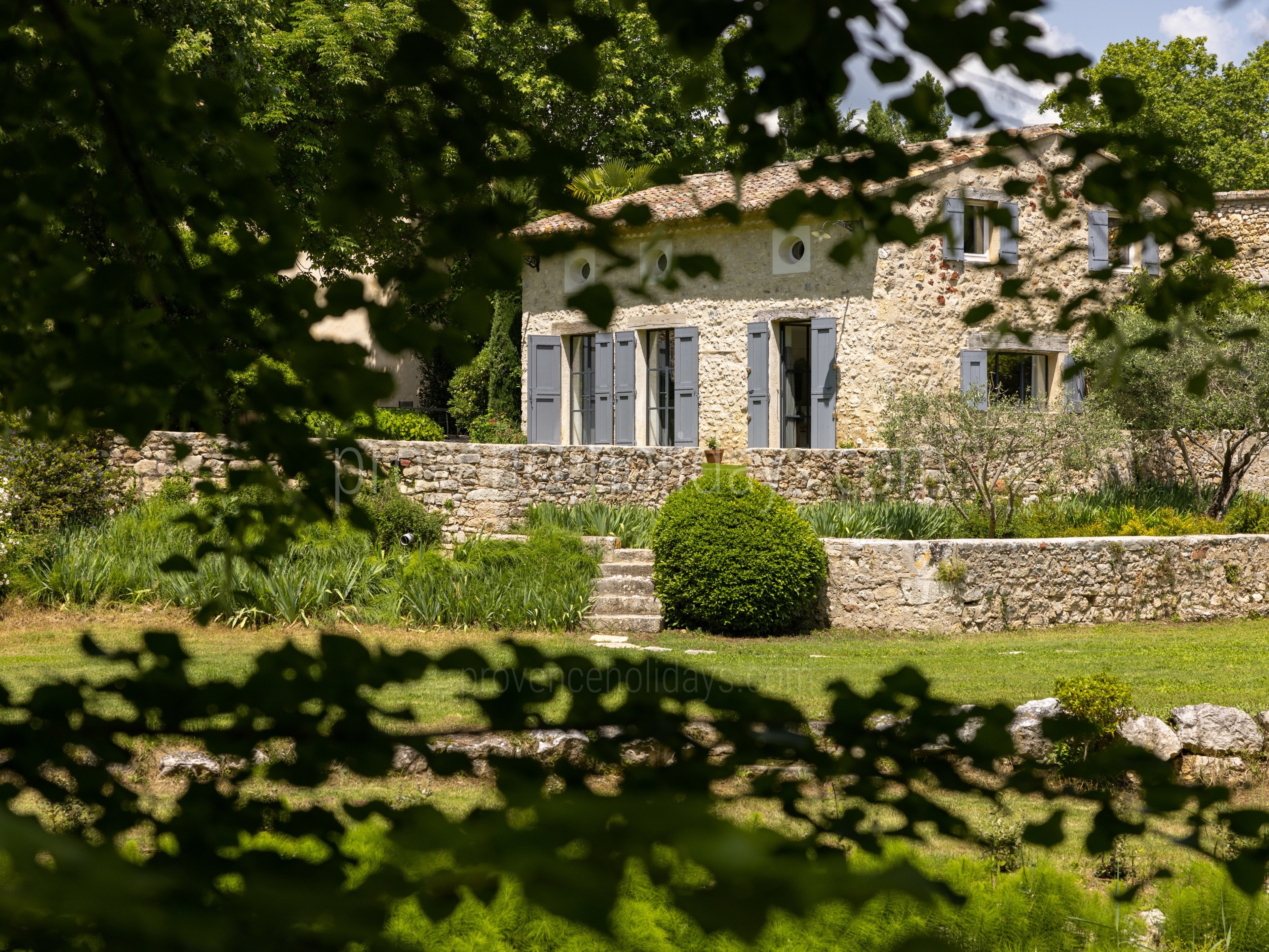 57 - Bastide de Goult: Villa: Exterior