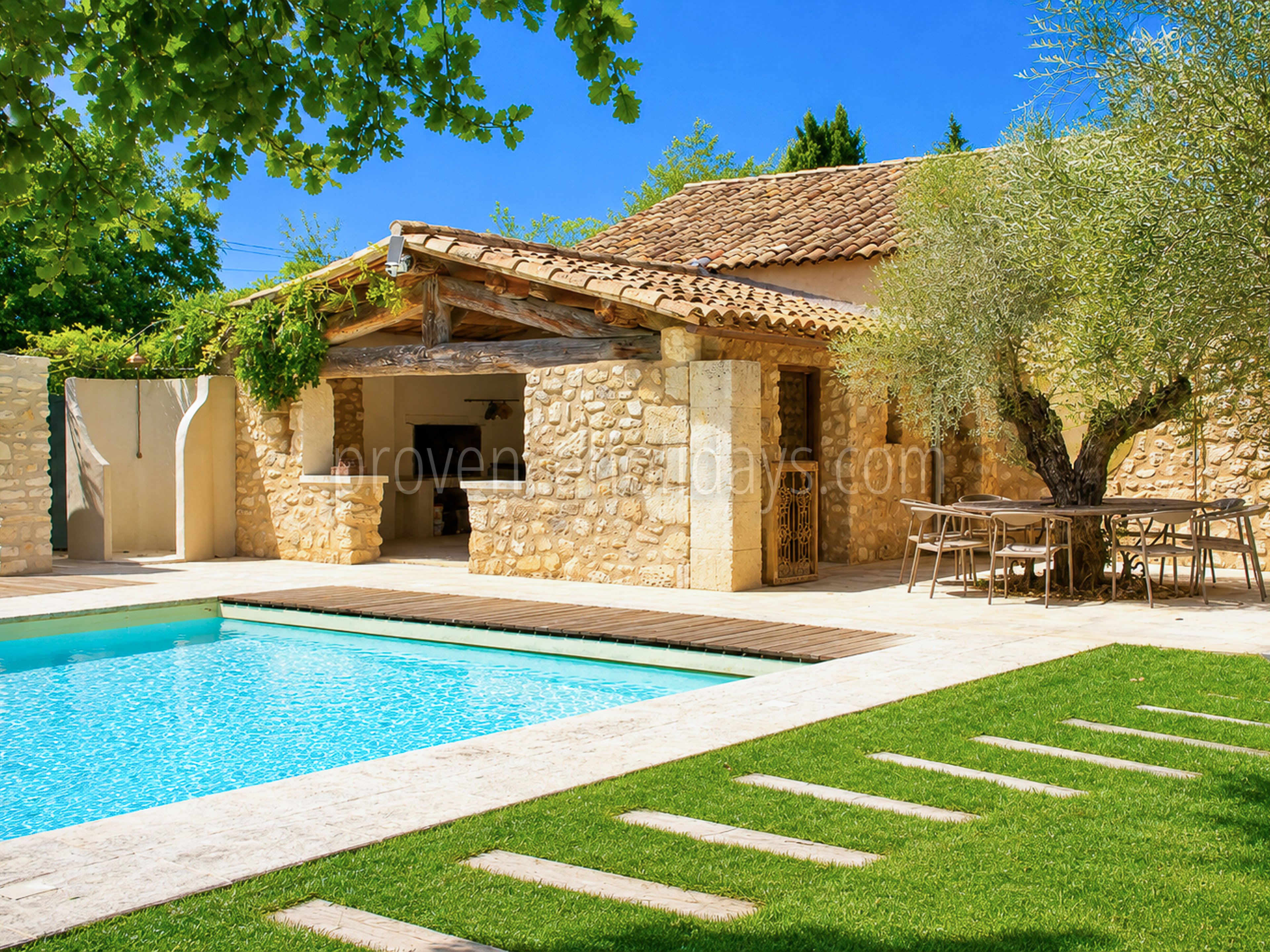 15 - Mas rénové à pied d\'Eygalières: Villa: Pool