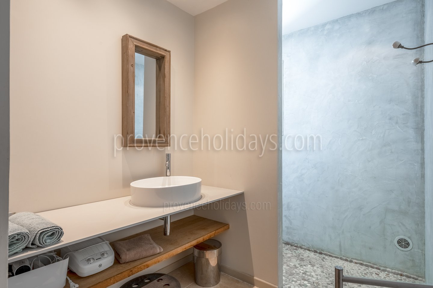 24 - Maison Aubert: Villa: Bathroom
