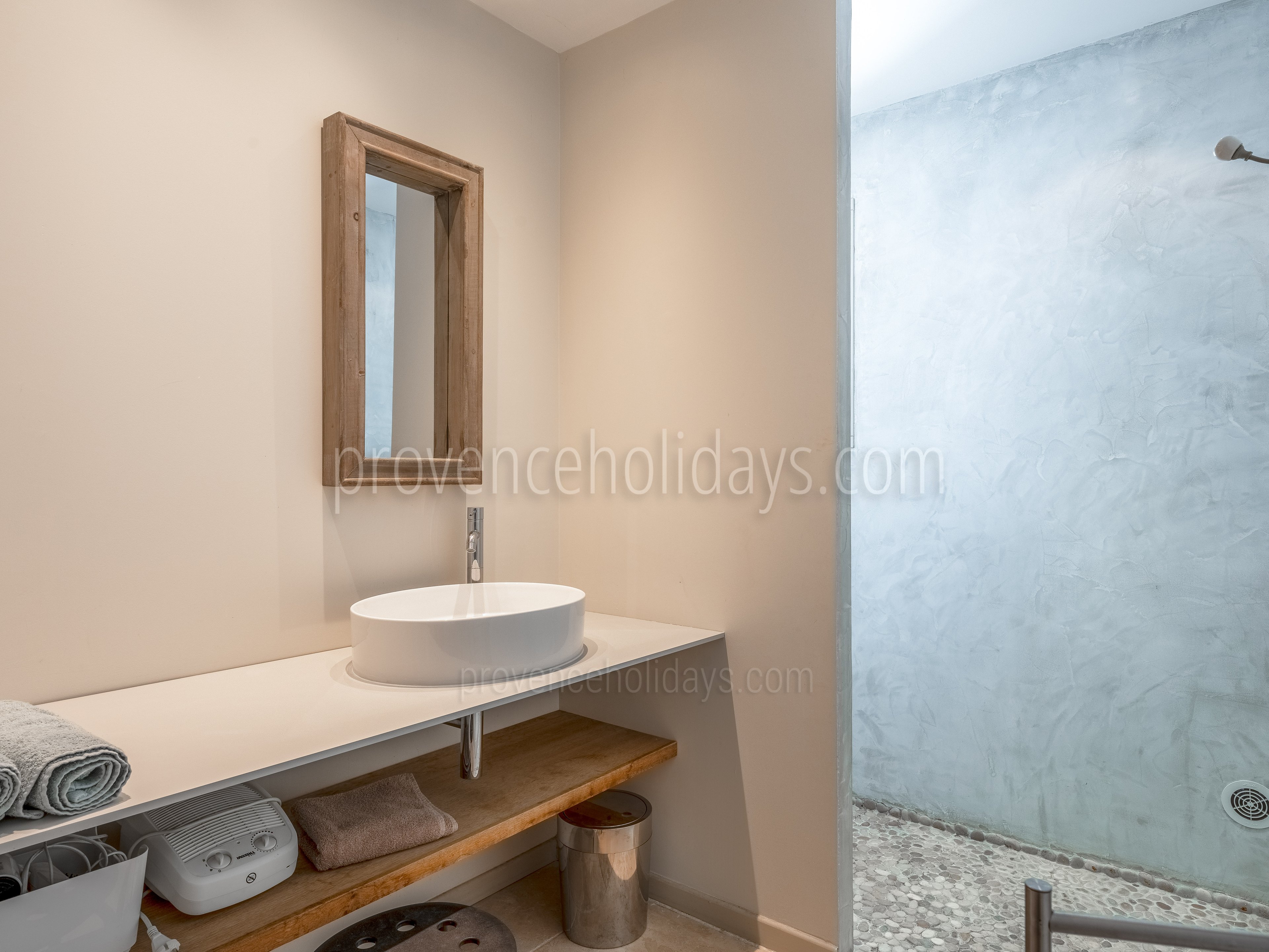 24 - Maison Aubert: Villa: Bathroom