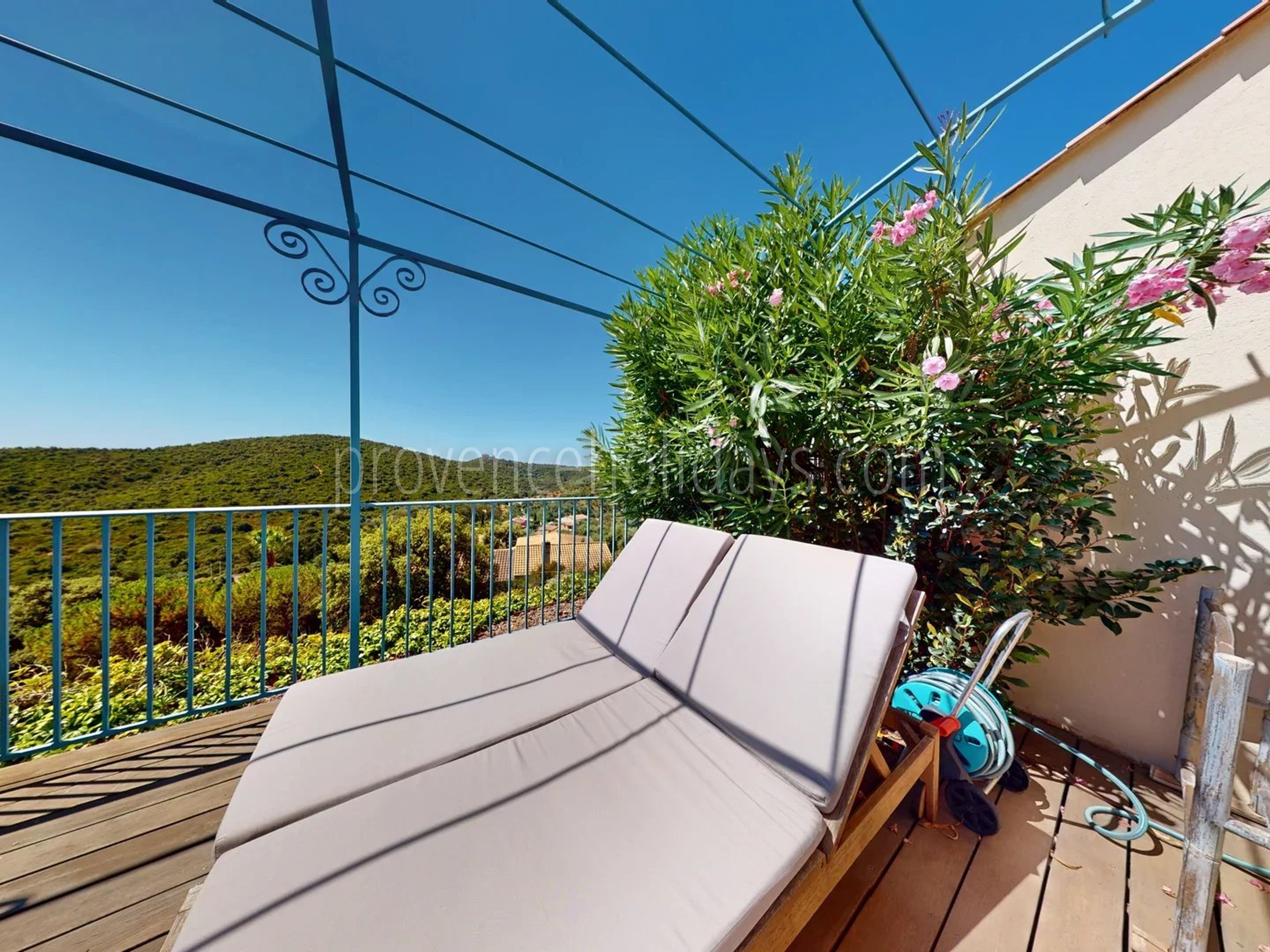 17 - Traditionelle Villa in Cavalaire-sur-Mer: Villa: Exterior