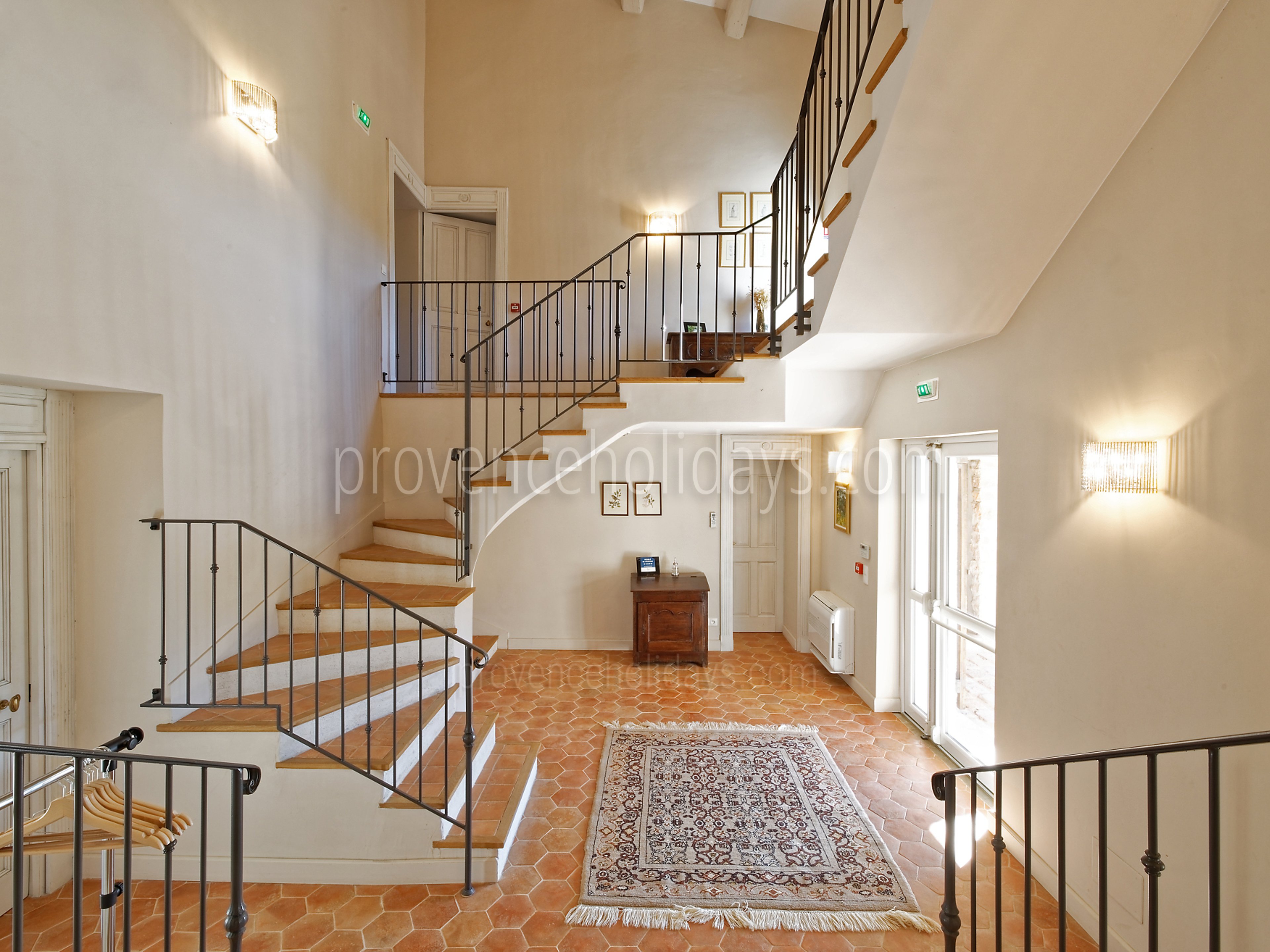 4 - Villa Garrigue: Villa: Interior