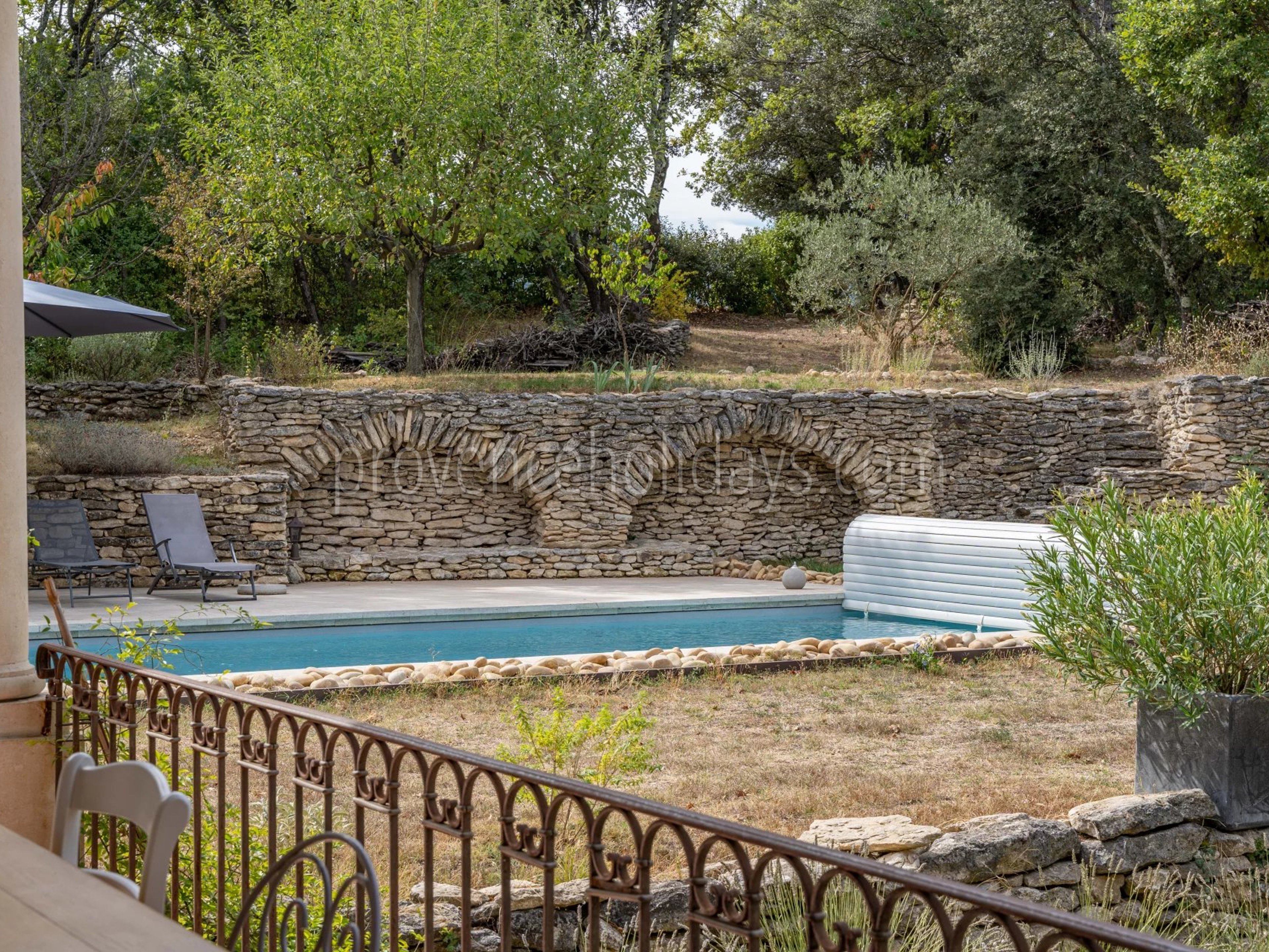 3 - Stone house in Ménerbes: Villa: Pool