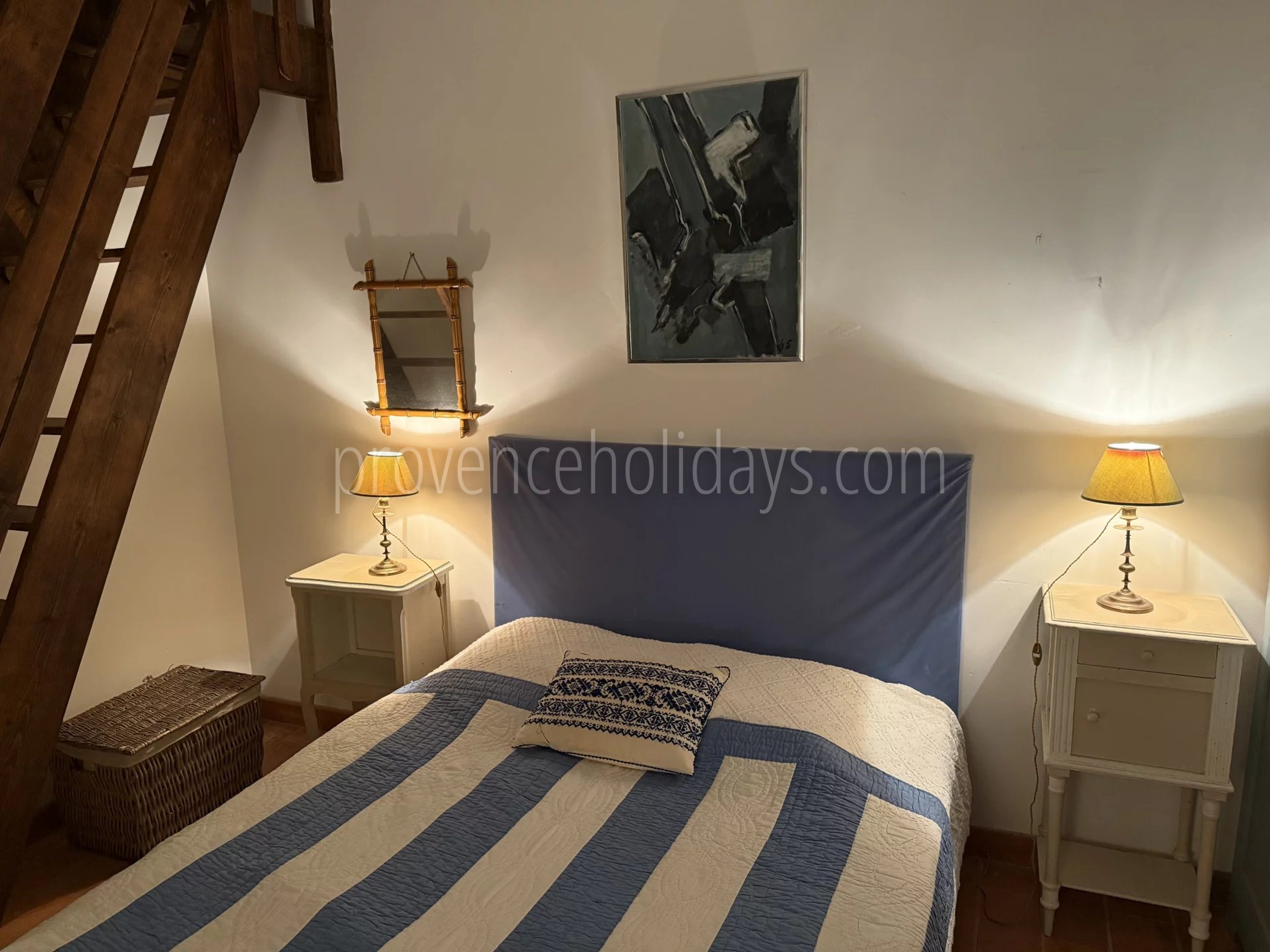 26 - Stone house in Gordes: Villa: Bedroom
