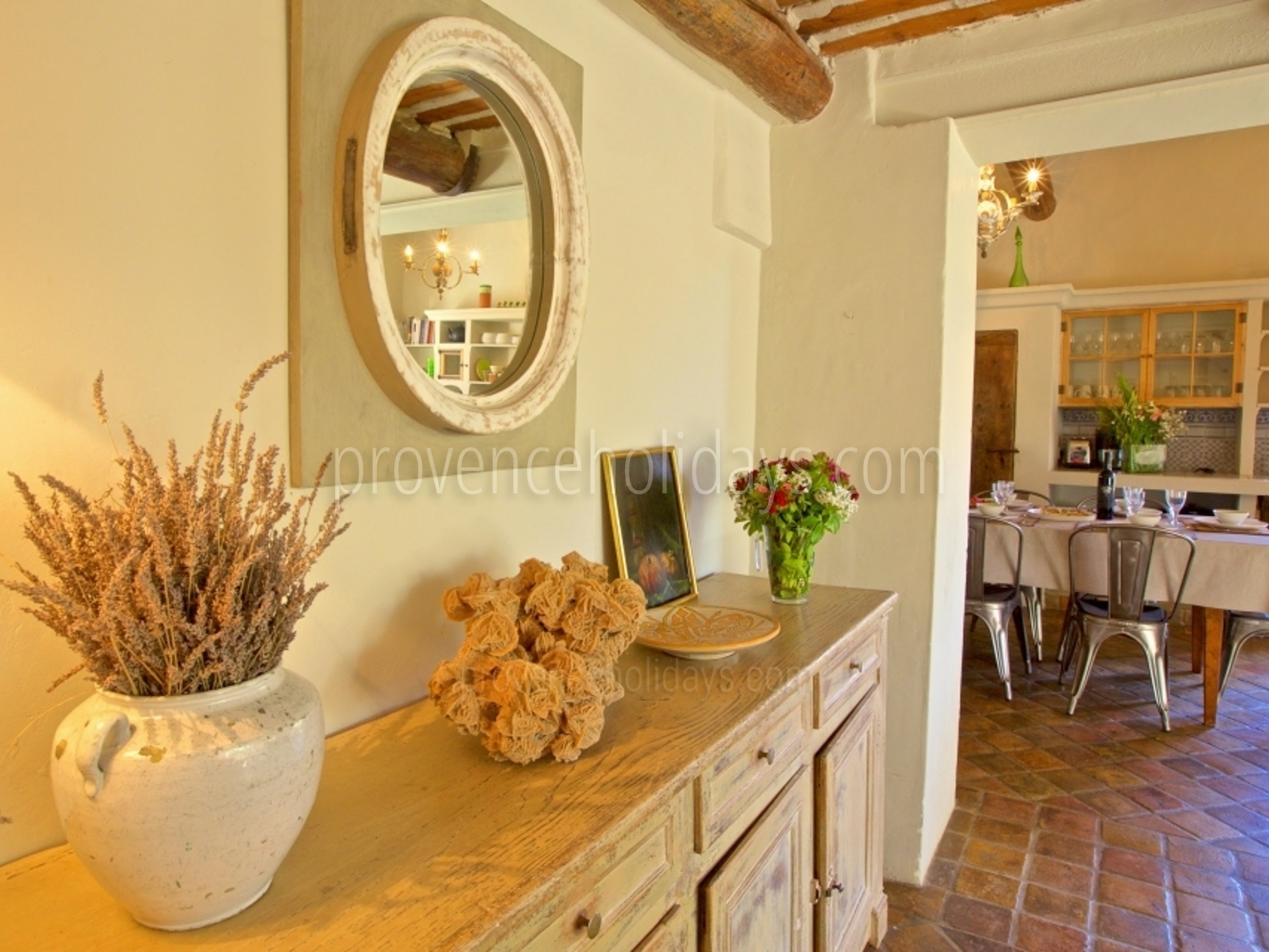 23 - Mas des Lavandes: Villa: Interior