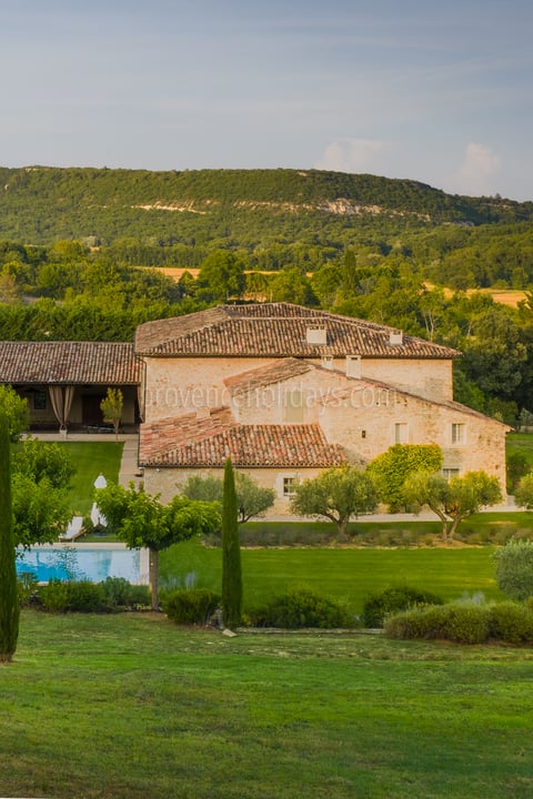 120 - Mas des Cascades: Villa: Exterior