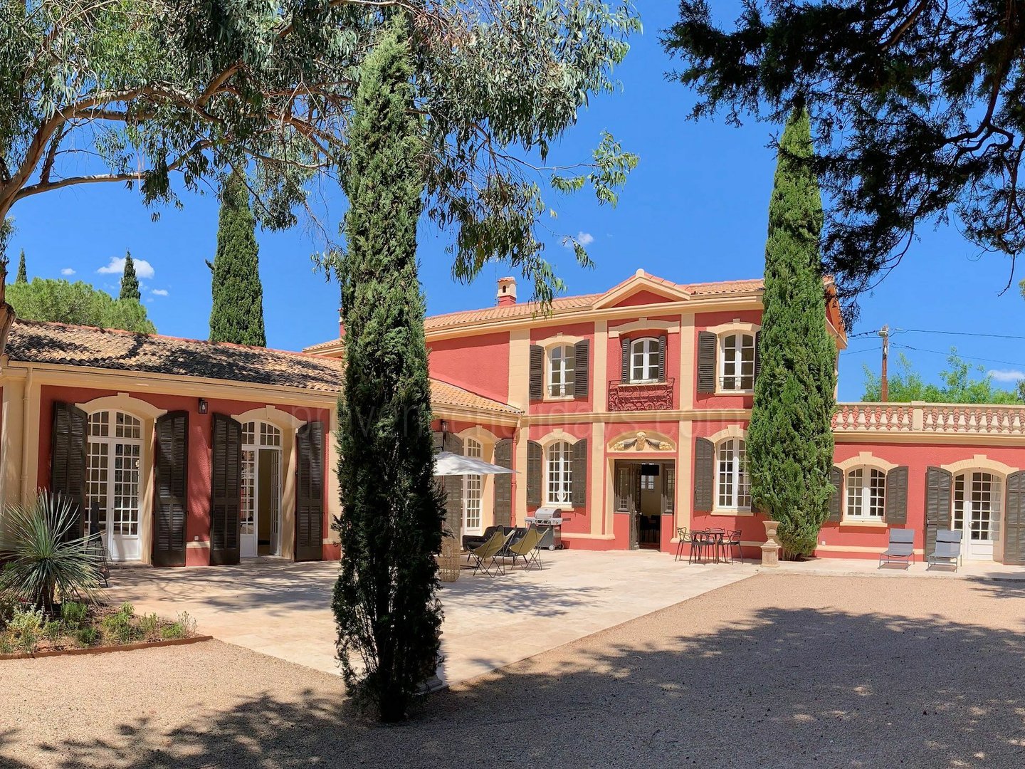 4 - Domaine du Sud: Villa: Exterior