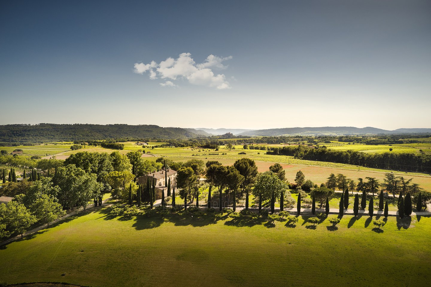 38 - Château de Luberon: Villa: Exterior