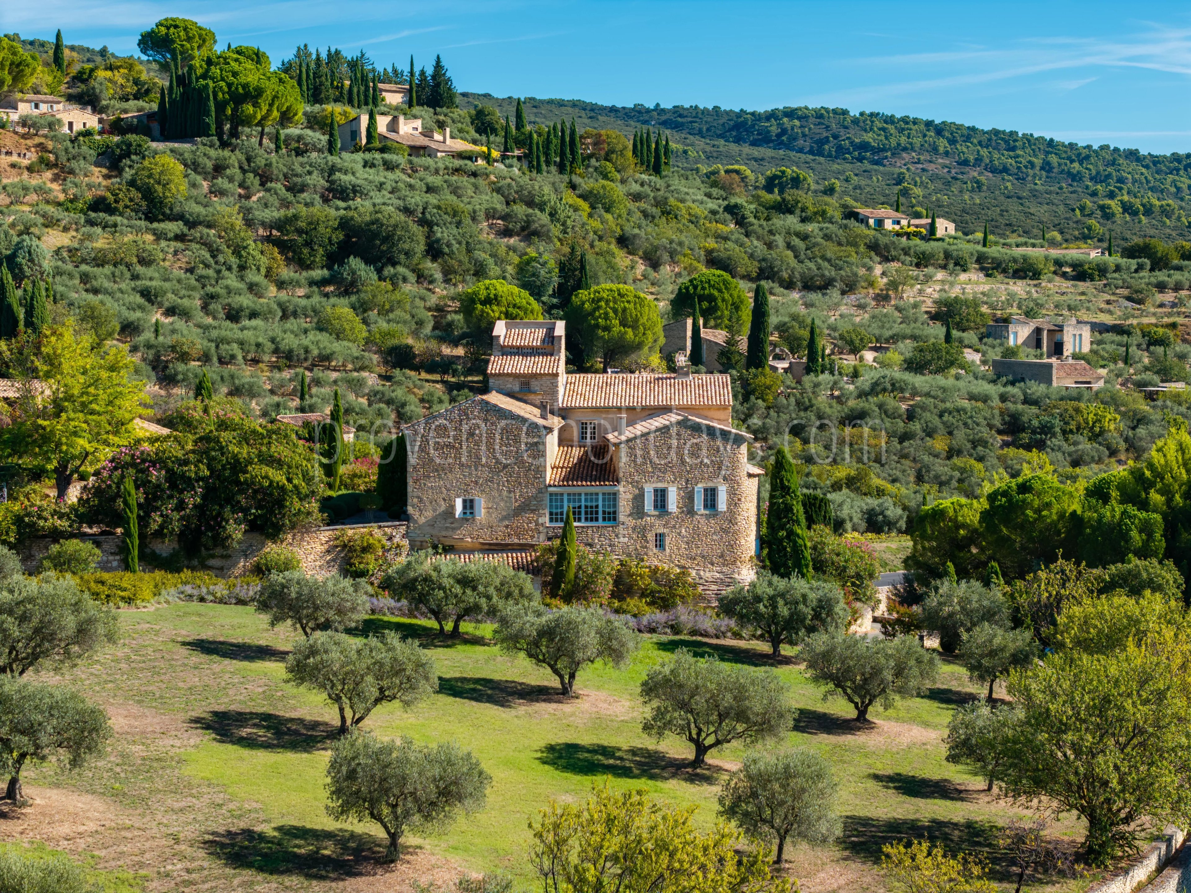 2 - Character mas in Gordes: Villa: Exterior