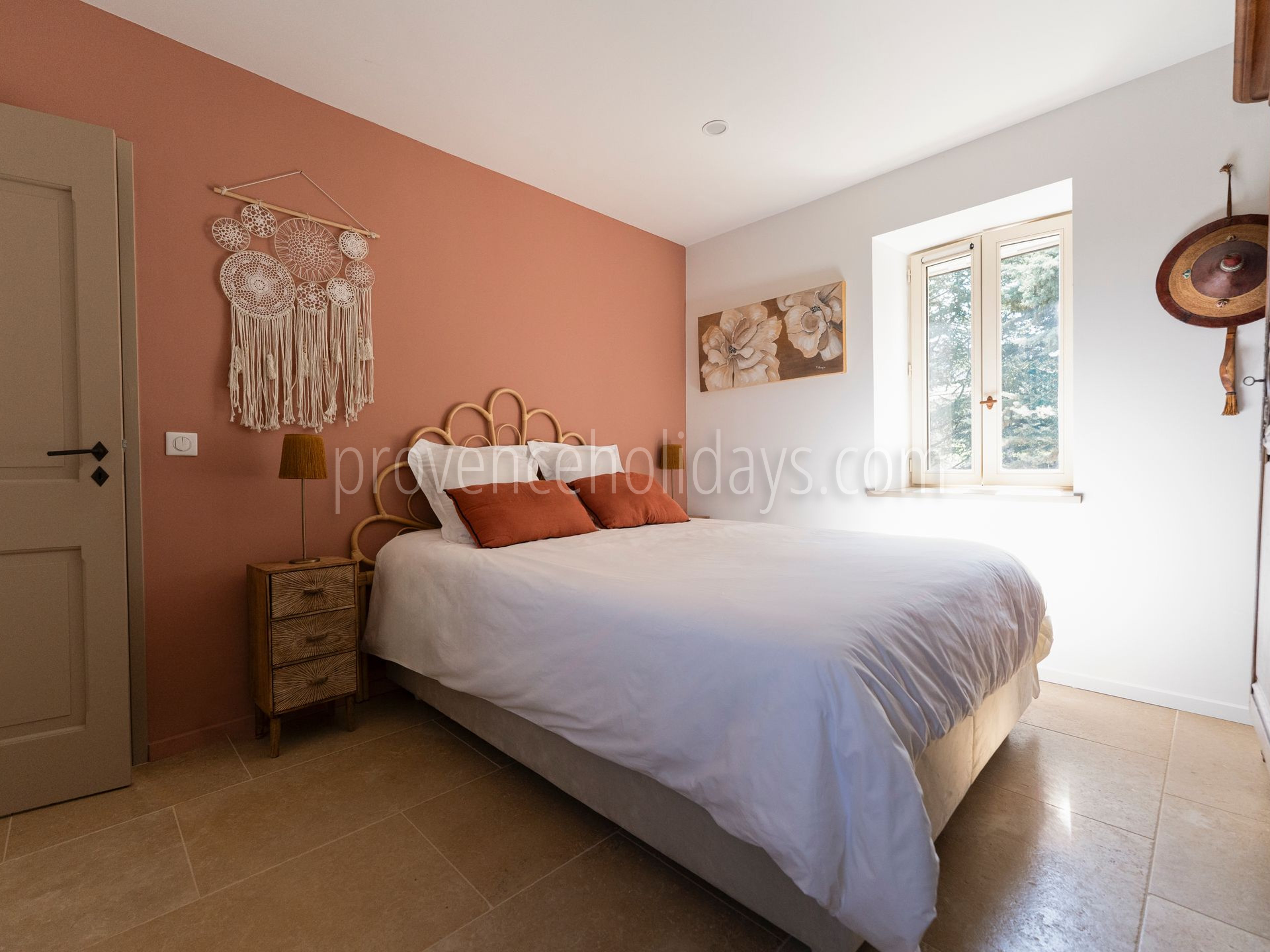 32 - L’Orée des Lavandes: Villa: Bedroom