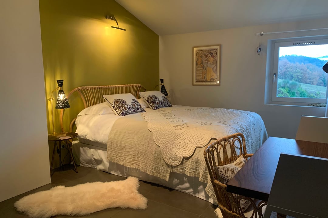 21 - Le Mas du Vallon: Villa: Bedroom