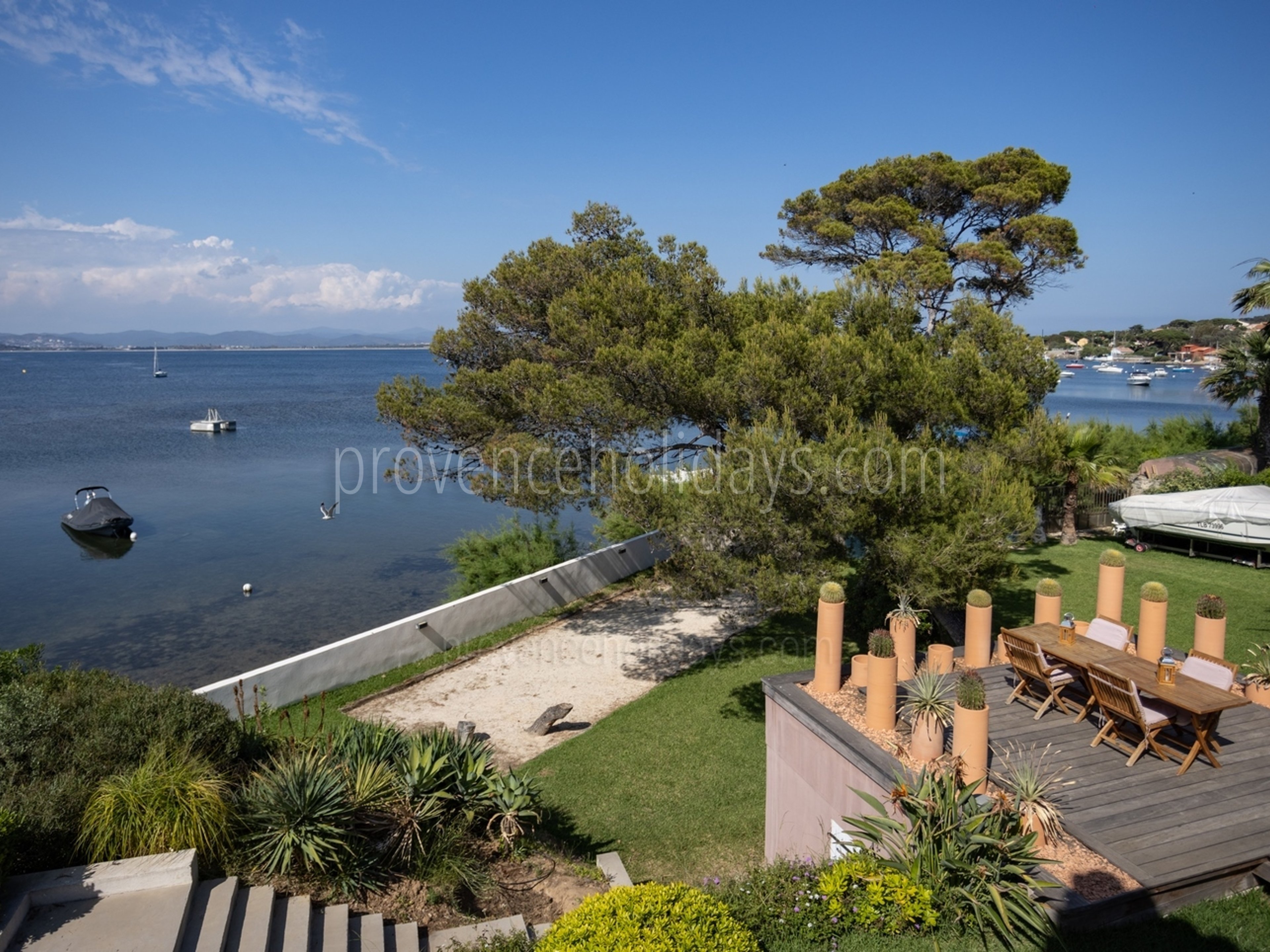 23 - Villa Giens: Villa: Exterior