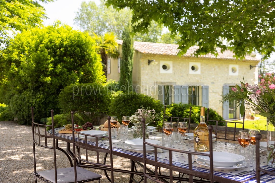 11 - Petite Bastide de Goult: Villa: Exterior