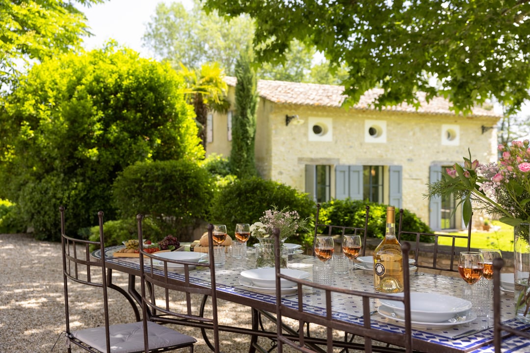 10 - Petite Bastide de Goult: Villa: Exterior