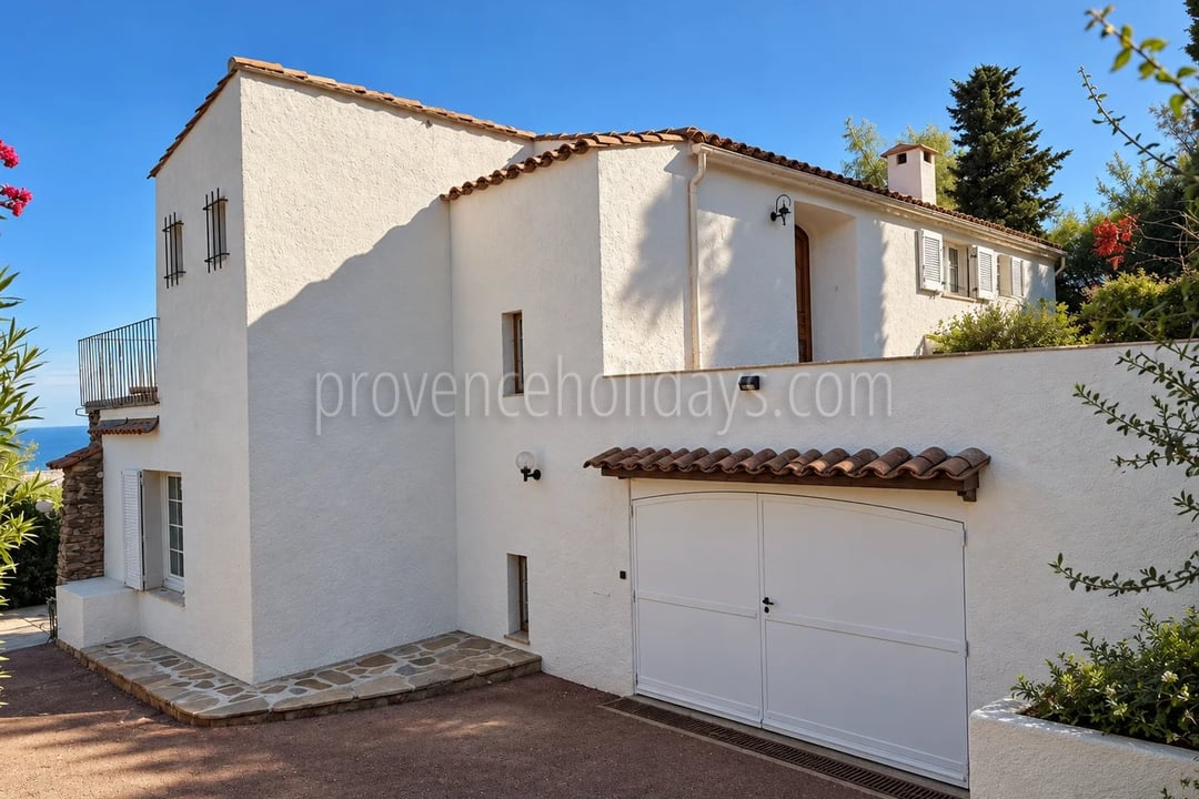 5 - Villa mit Meerblick in Cavalaire-sur-Mer: Villa: Exterior