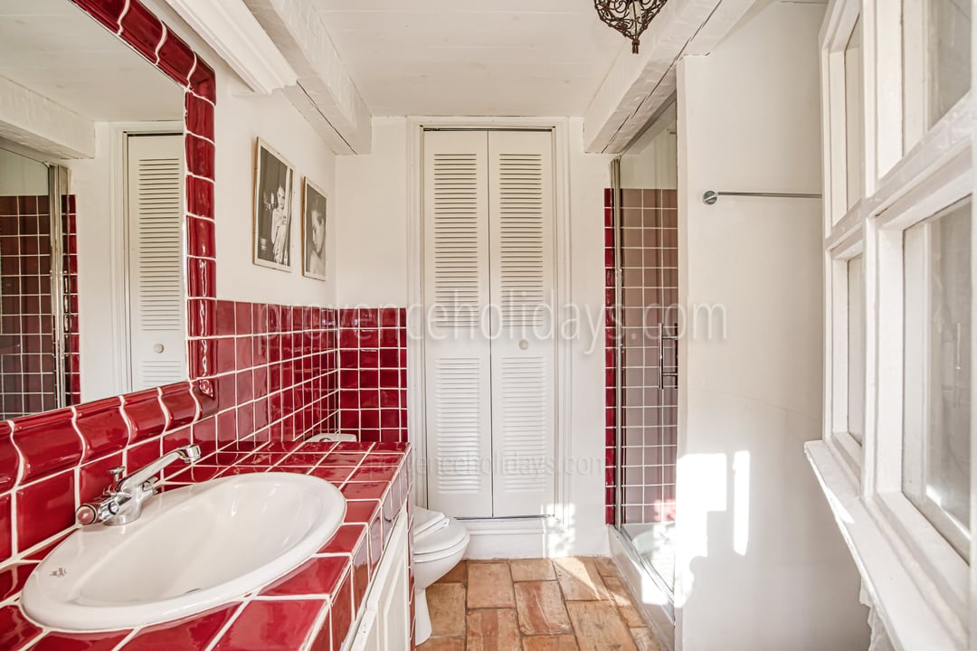 8 - Maison Jaspe: Villa: Bathroom
