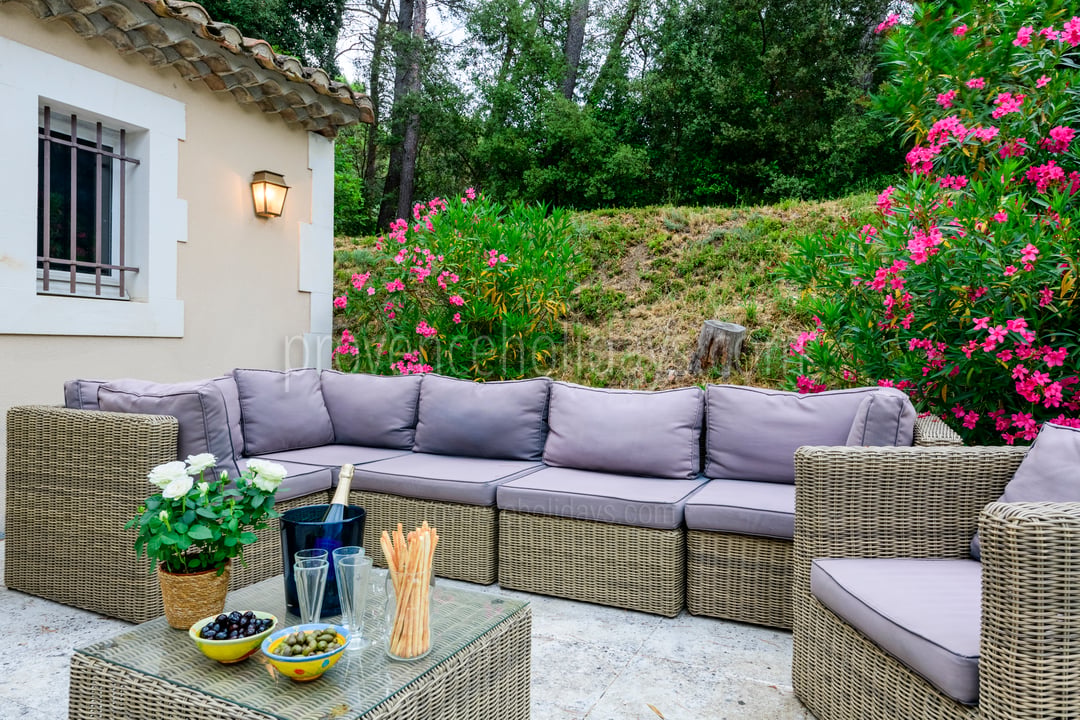 7 - Le Mas des Roses: Villa: Exterior