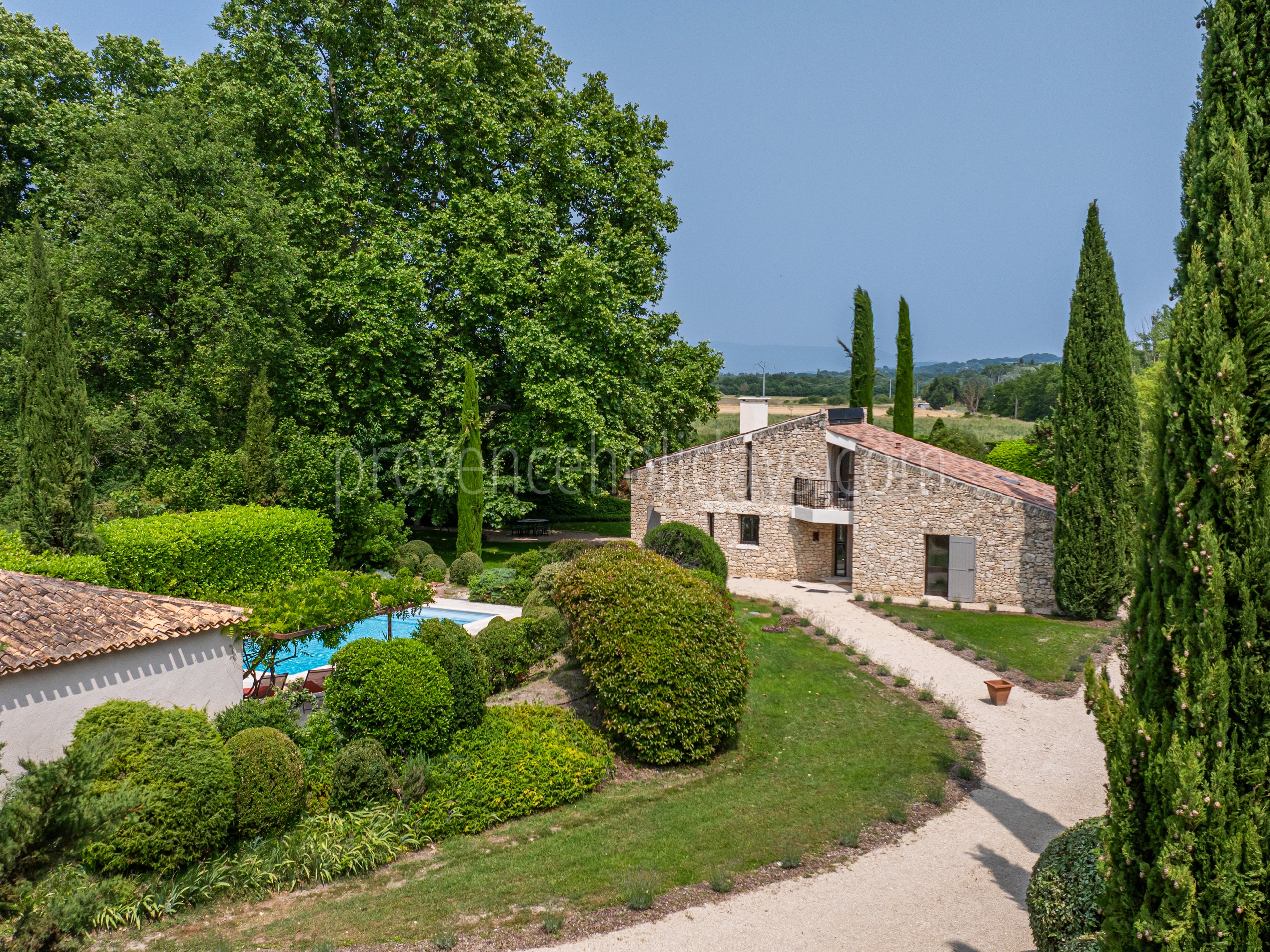 -1 - Mas de la Rivière Secrète: Villa: Exterior